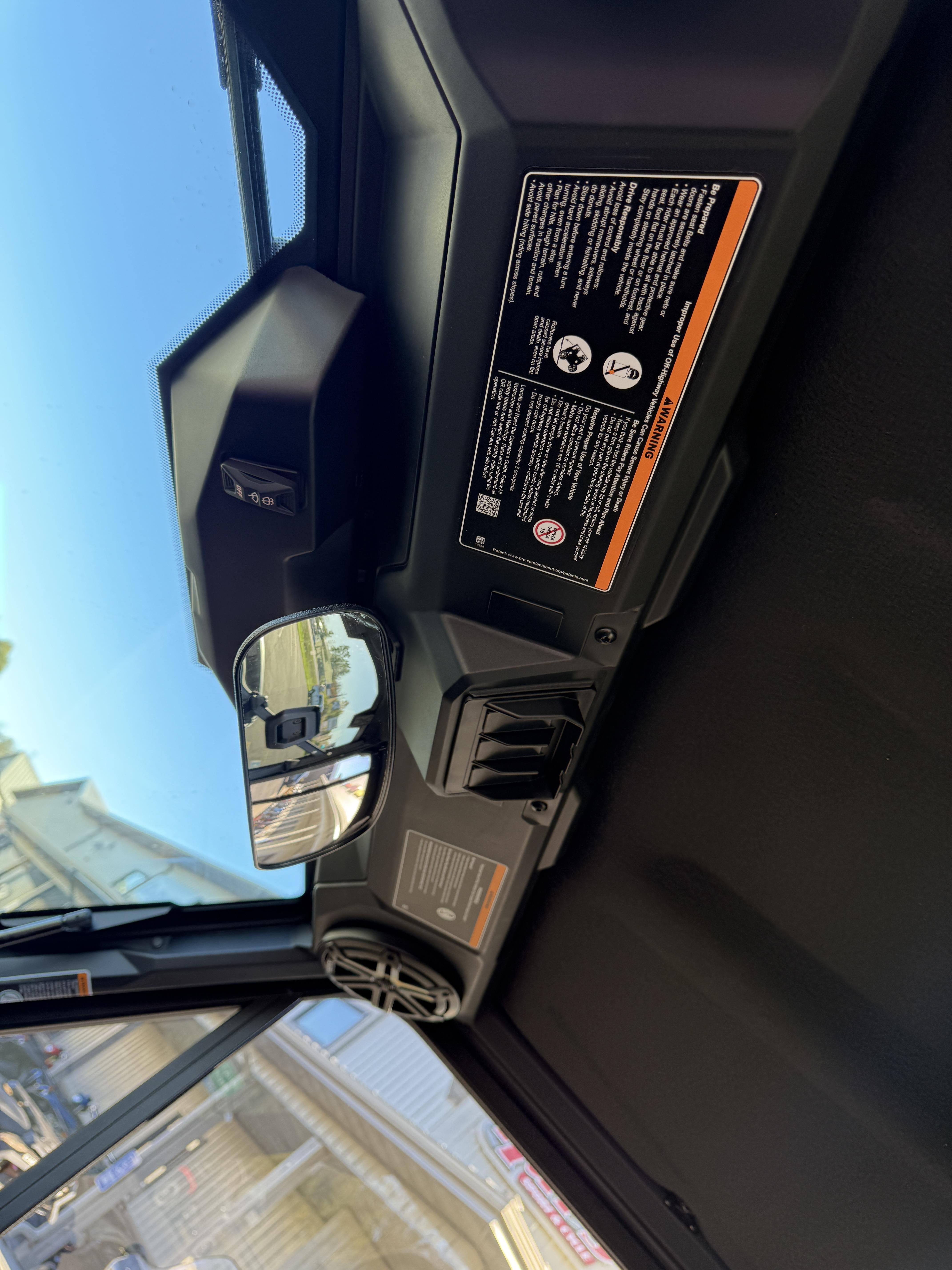 2026 Can-Am DEFENDER LIMITED HD11 - Photo 18