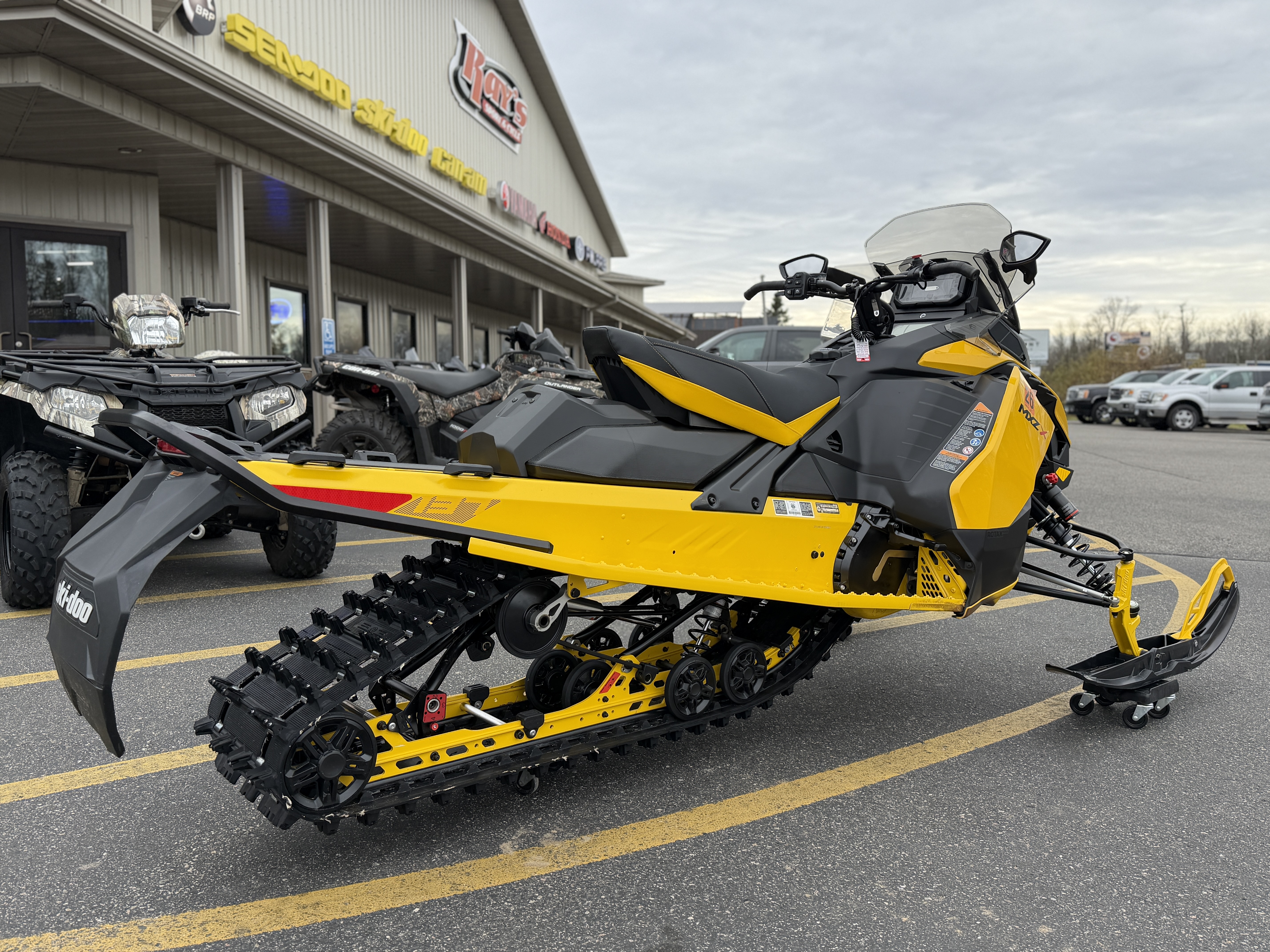 2024 Ski-Doo MXZ X 137 600R E-TEC - Photo 6