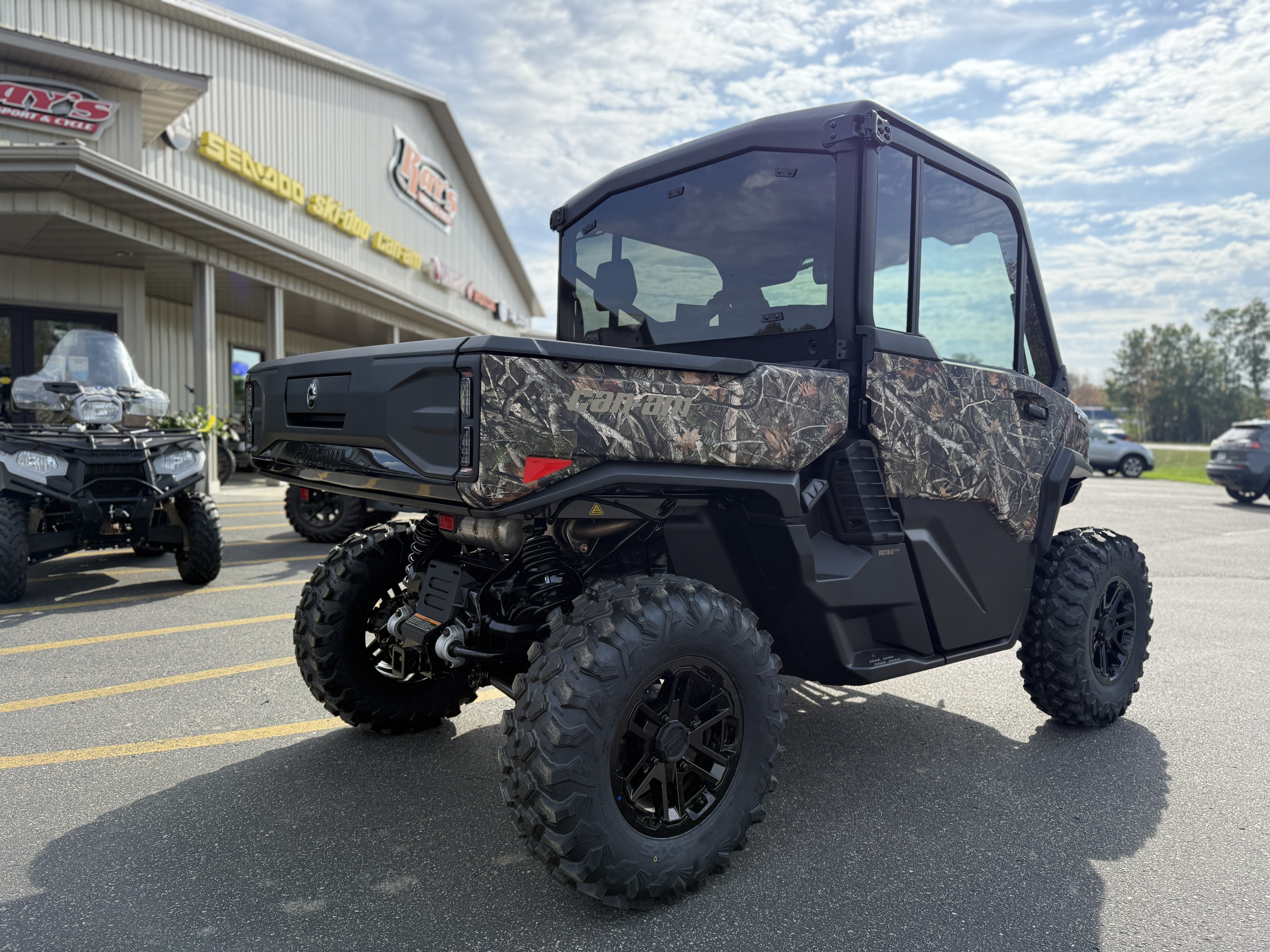 2026 Can-Am DEFENDER LIMITED HD11 - Photo 6