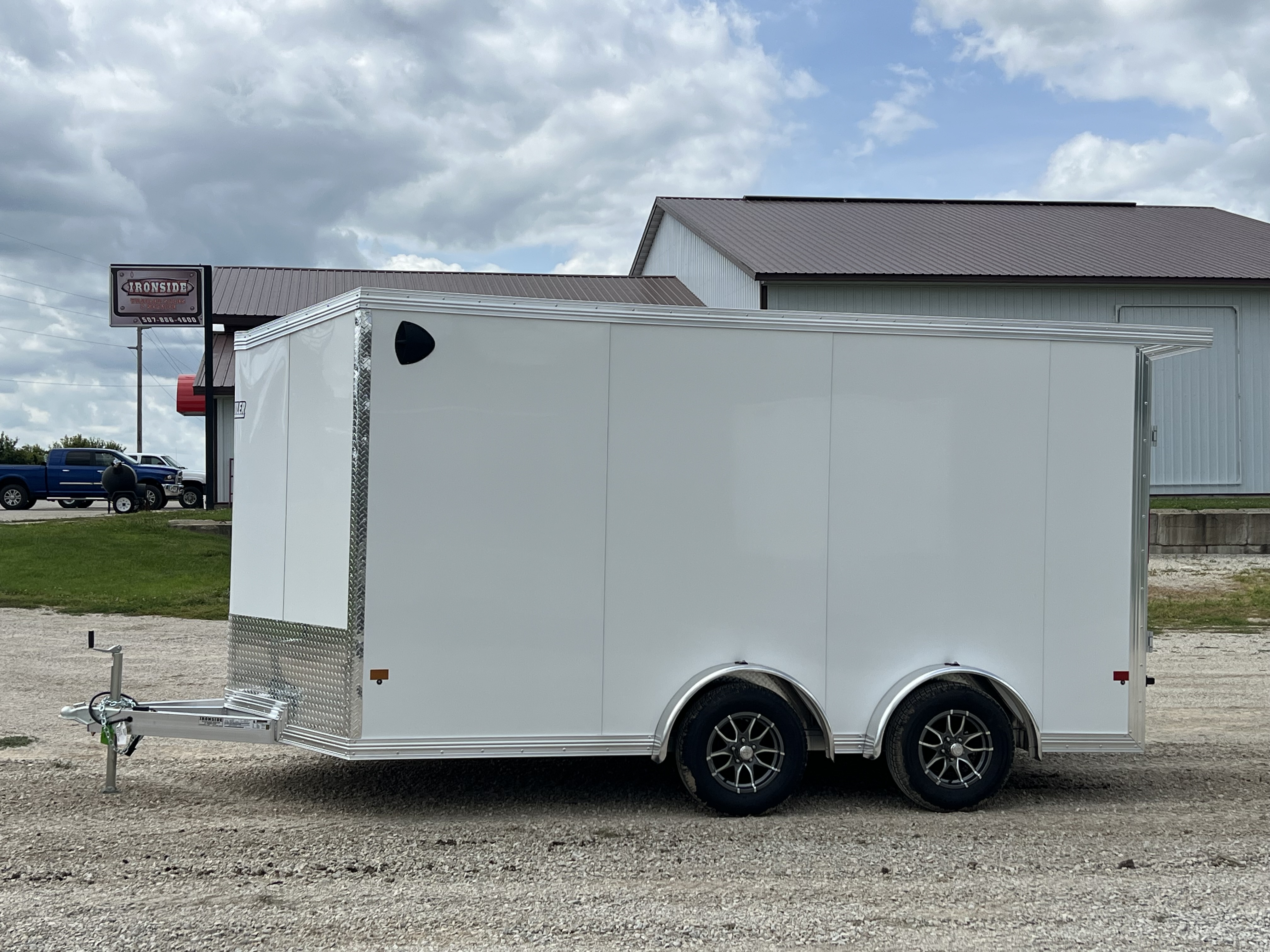 2027 EZ Hauler