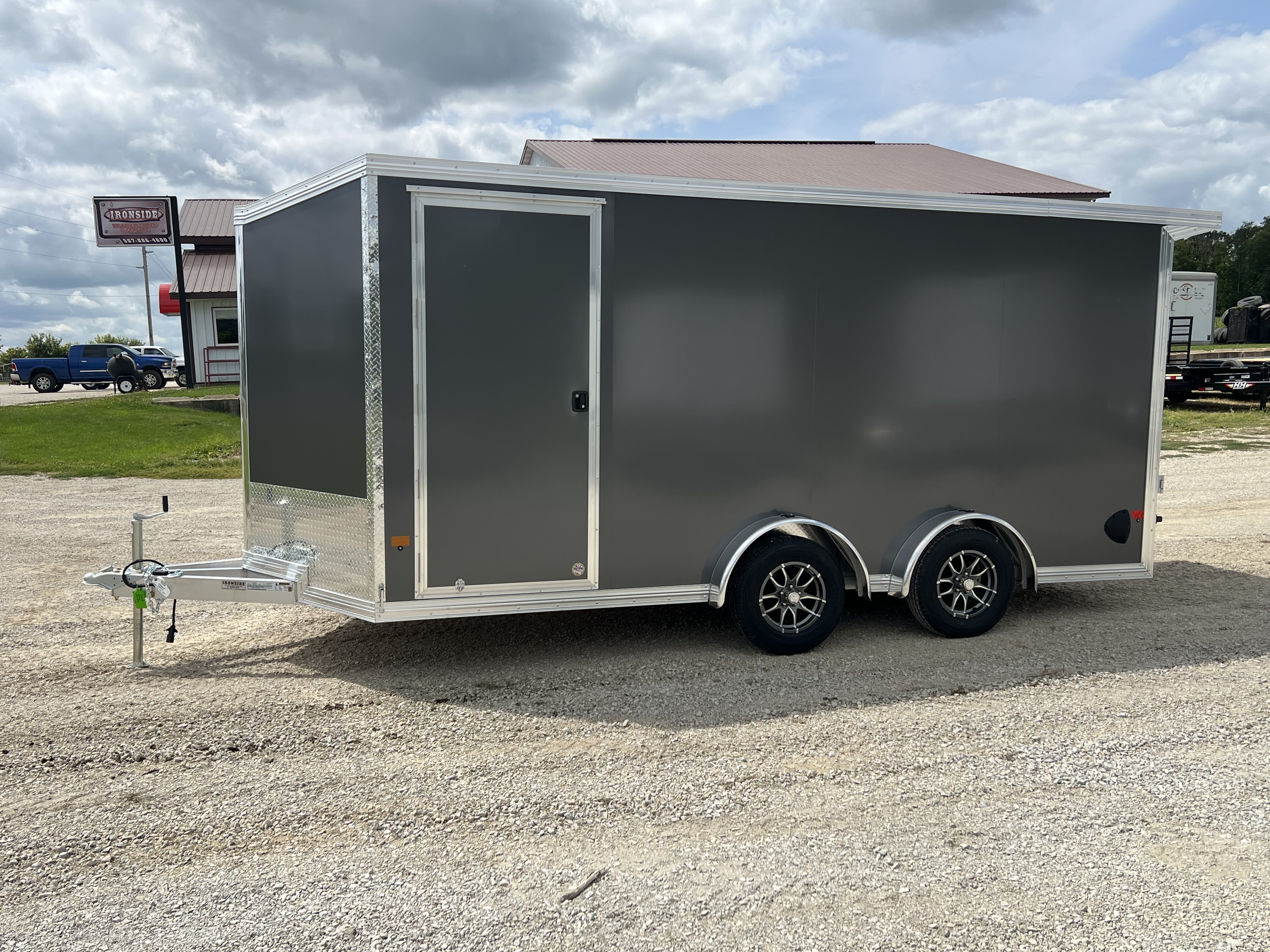 2027 EZ Hauler