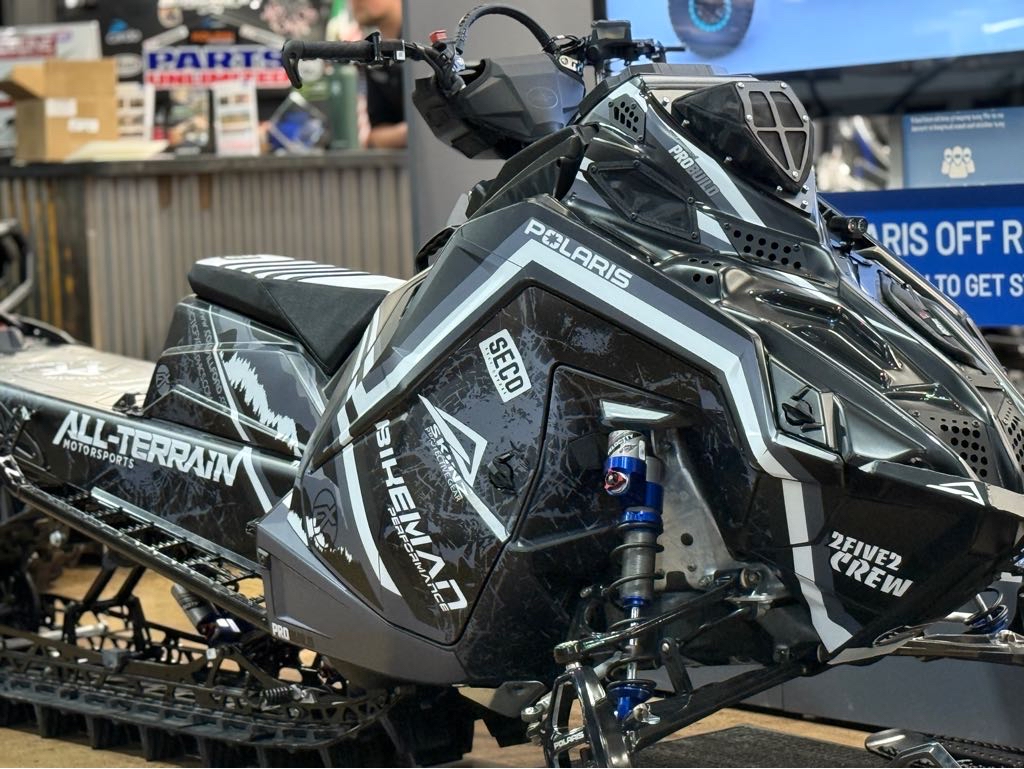 2025 Polaris RMK® KHAOS® Boost 155 2.75" MS 7S Pro Build®
