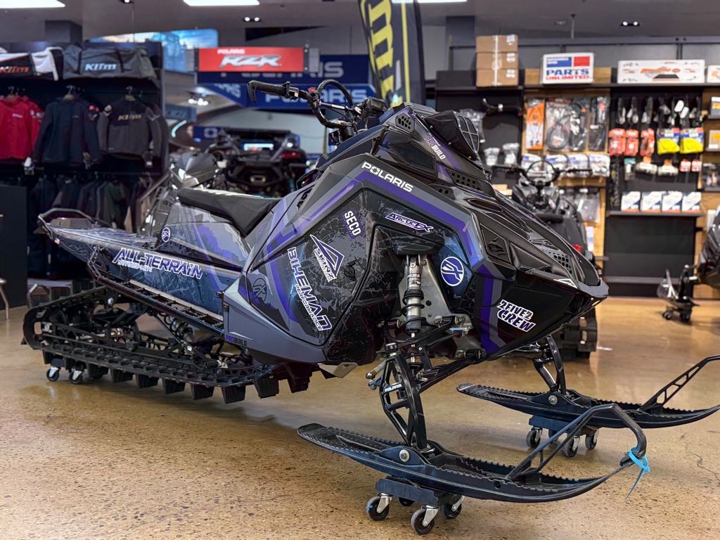 2025 Polaris PRO-RMK® Boost 155 2.75" MS 7S Pro Build®