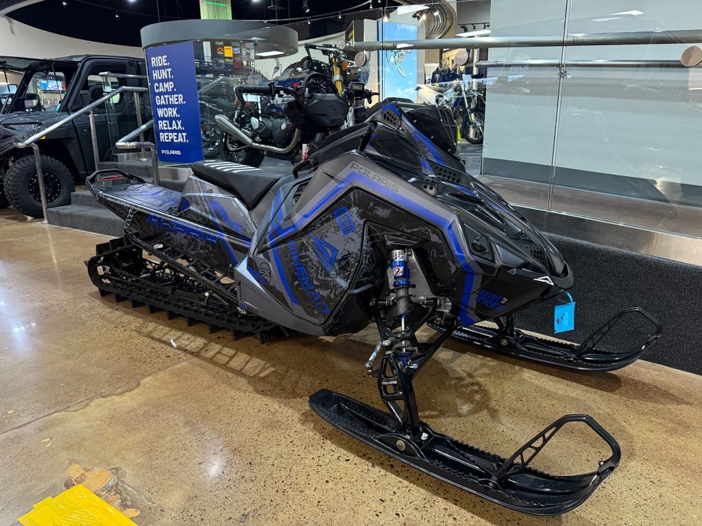 2025 Polaris RMK® KHAOS® Boost 155 2.75" MS 7S Pro Build®