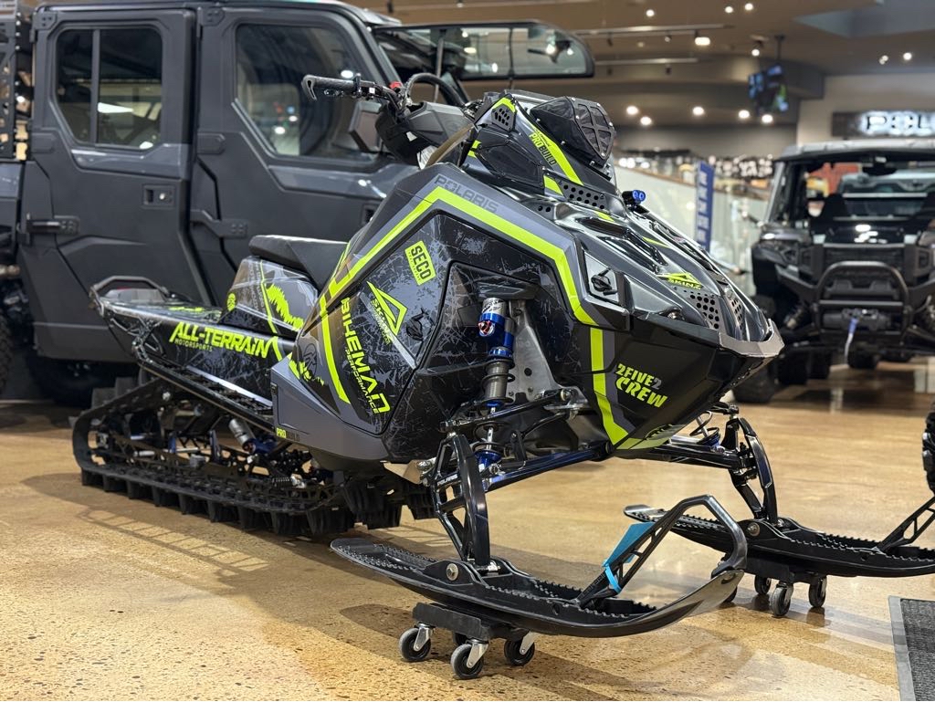 2025 Polaris RMK® KHAOS® Boost 155 2.75" MS 7S Pro Build®