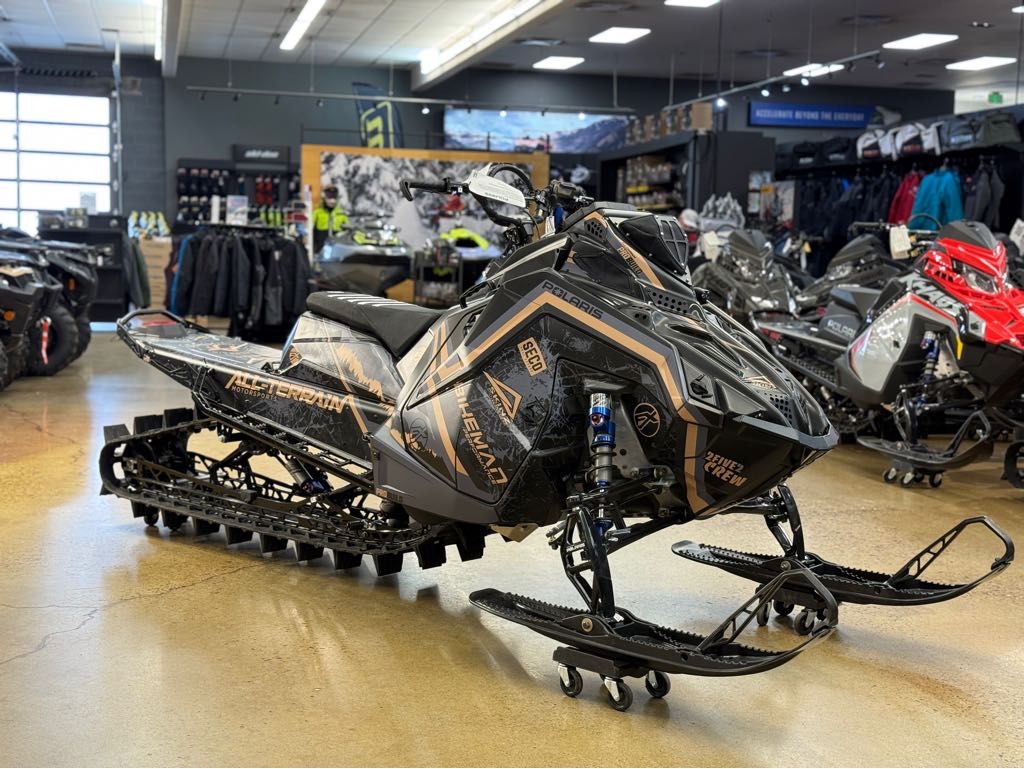 2025 Polaris RMK® KHAOS® Boost 155 2.75" MS 7S Pro Build®