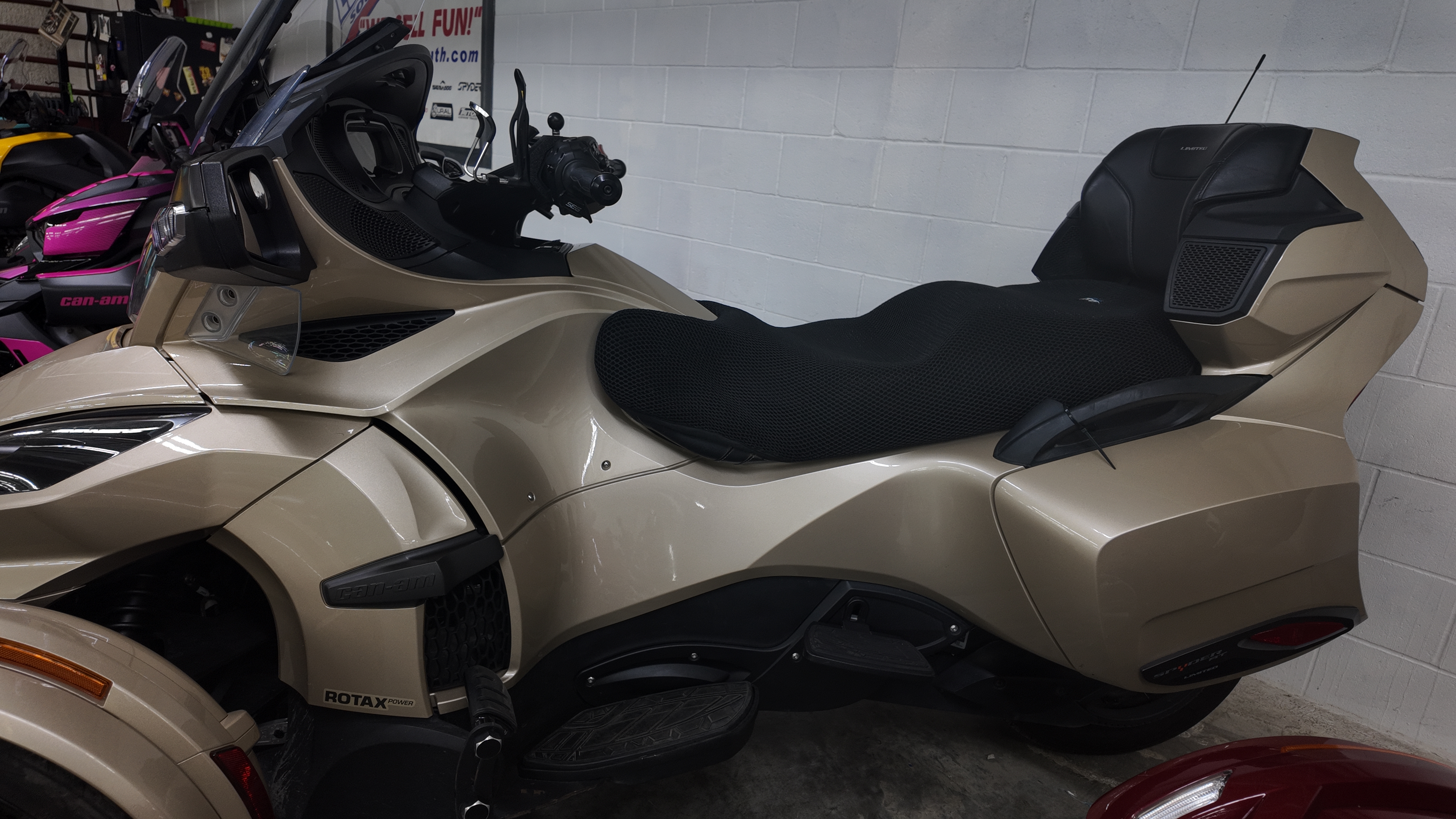 3 Wheel Motorcycle Leo's South Lakeville, MN 855-LEOSFUN