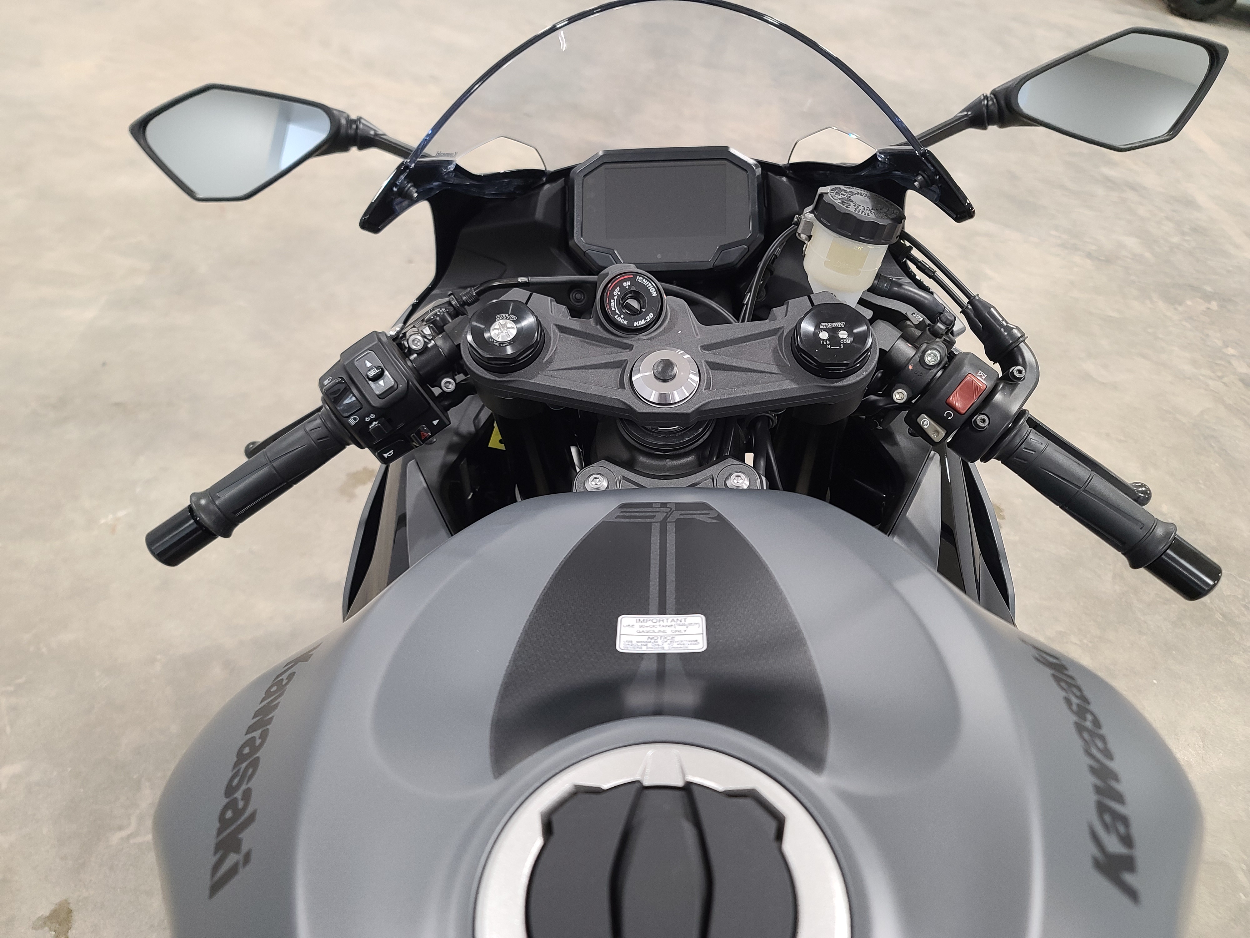 スパイク Street Bikes from Benelli and Kawasaki Pinnacle Motorsports