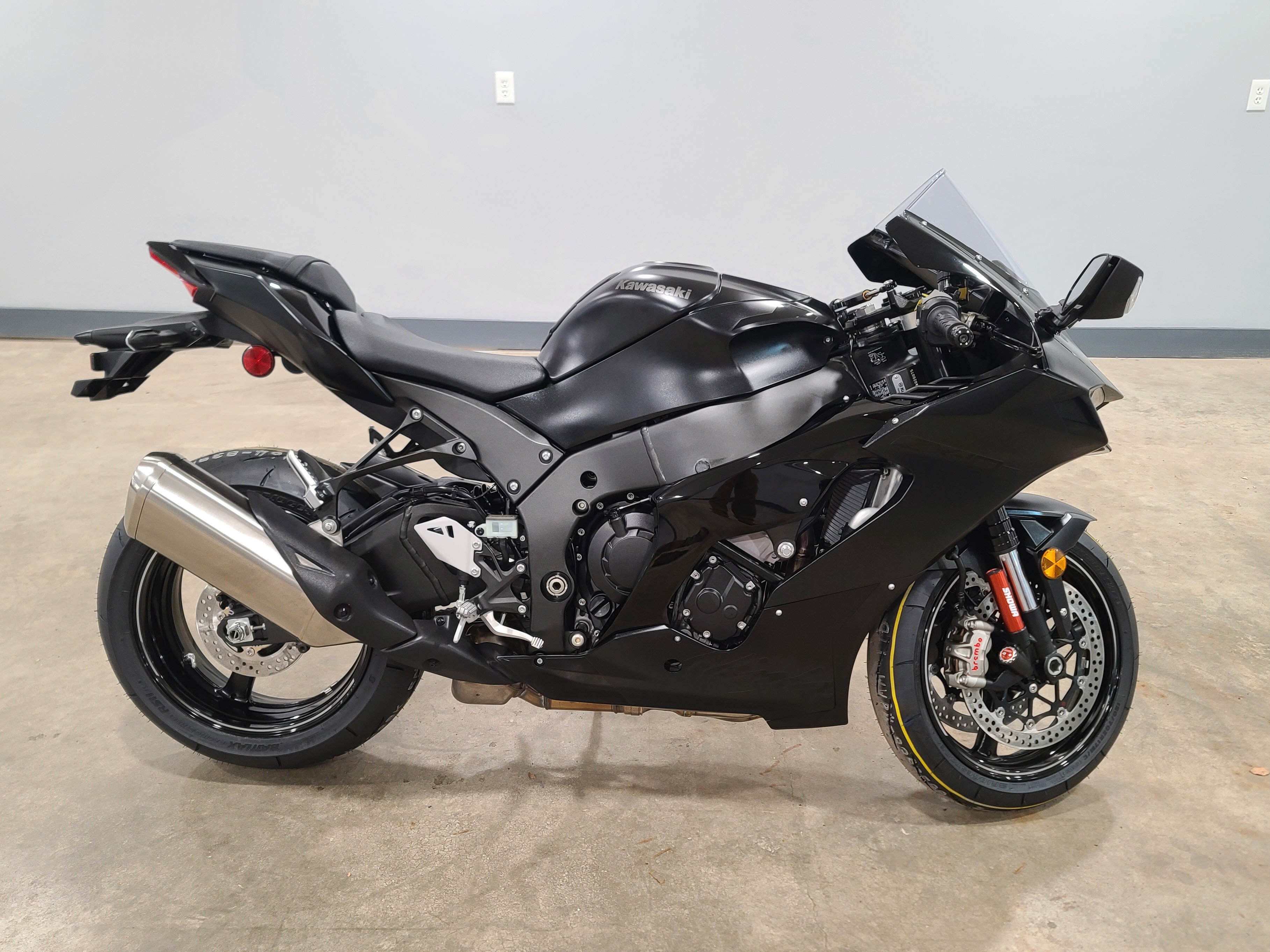 CYBER STREET UNISEX SET UP【GRAY x BLACK】 New Street Bikes from Kawasaki Pinnacle Motorsports Bessemer, AL