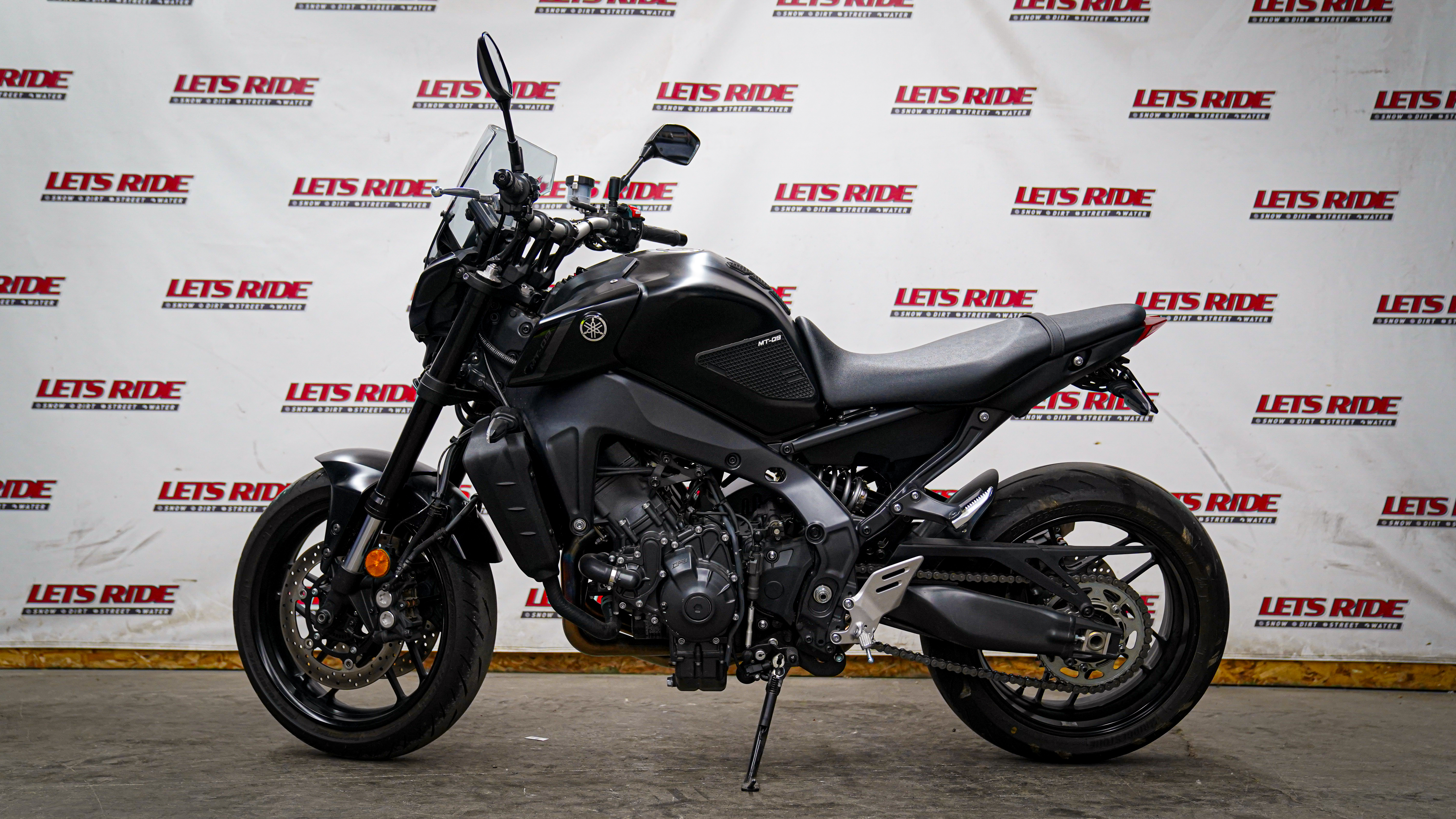 2022 Yamaha MT-09 - Photo 2