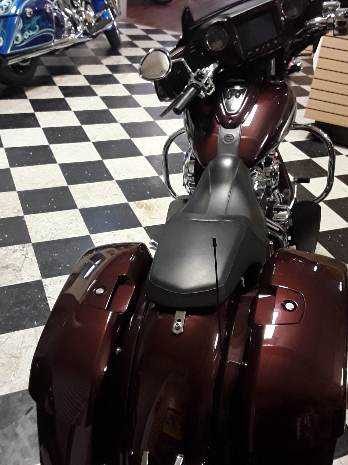 2019 Indian Motorcycle CHIEFTAIN LIMITED, DARK WALNUT, CAL - Photo 5