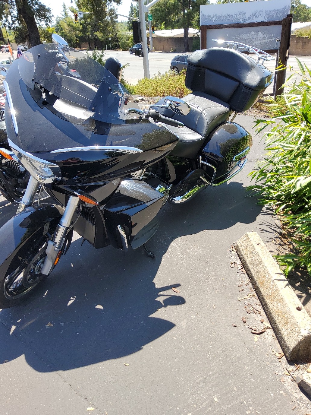 2016 Victory Motorcycles Cross Country Tour, Gloss Black, CAL Base - Photo 3