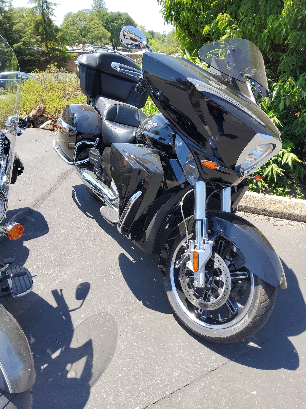 2016 Victory Motorcycles Cross Country Tour, Gloss Black, CAL Base - Photo 4