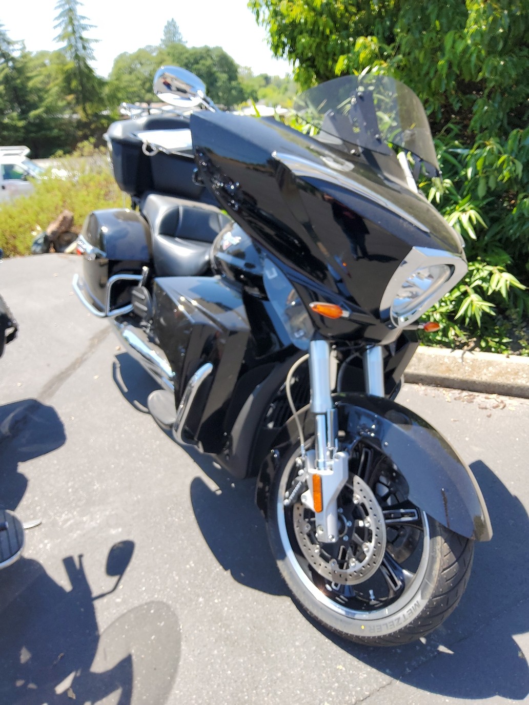 2016 Victory Motorcycles Cross Country Tour, Gloss Black, CAL Base - Photo 8