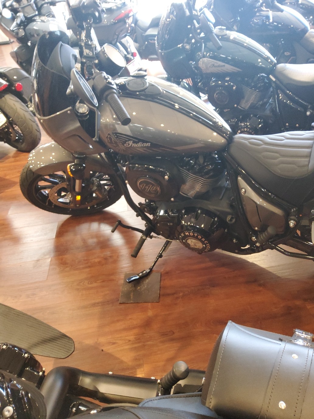 2025 Indian Motorcycle Sport Chief® RT - Photo 2