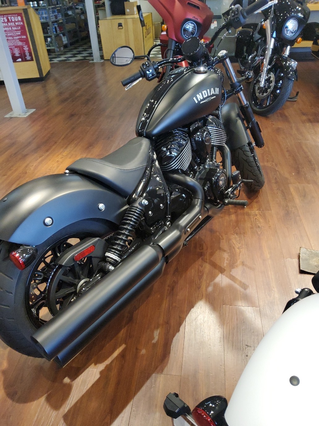 2024 Indian Motorcycle CHIEF DARK HORSE, BLACK SMOKE, CAL Dark Horse® - Photo 4