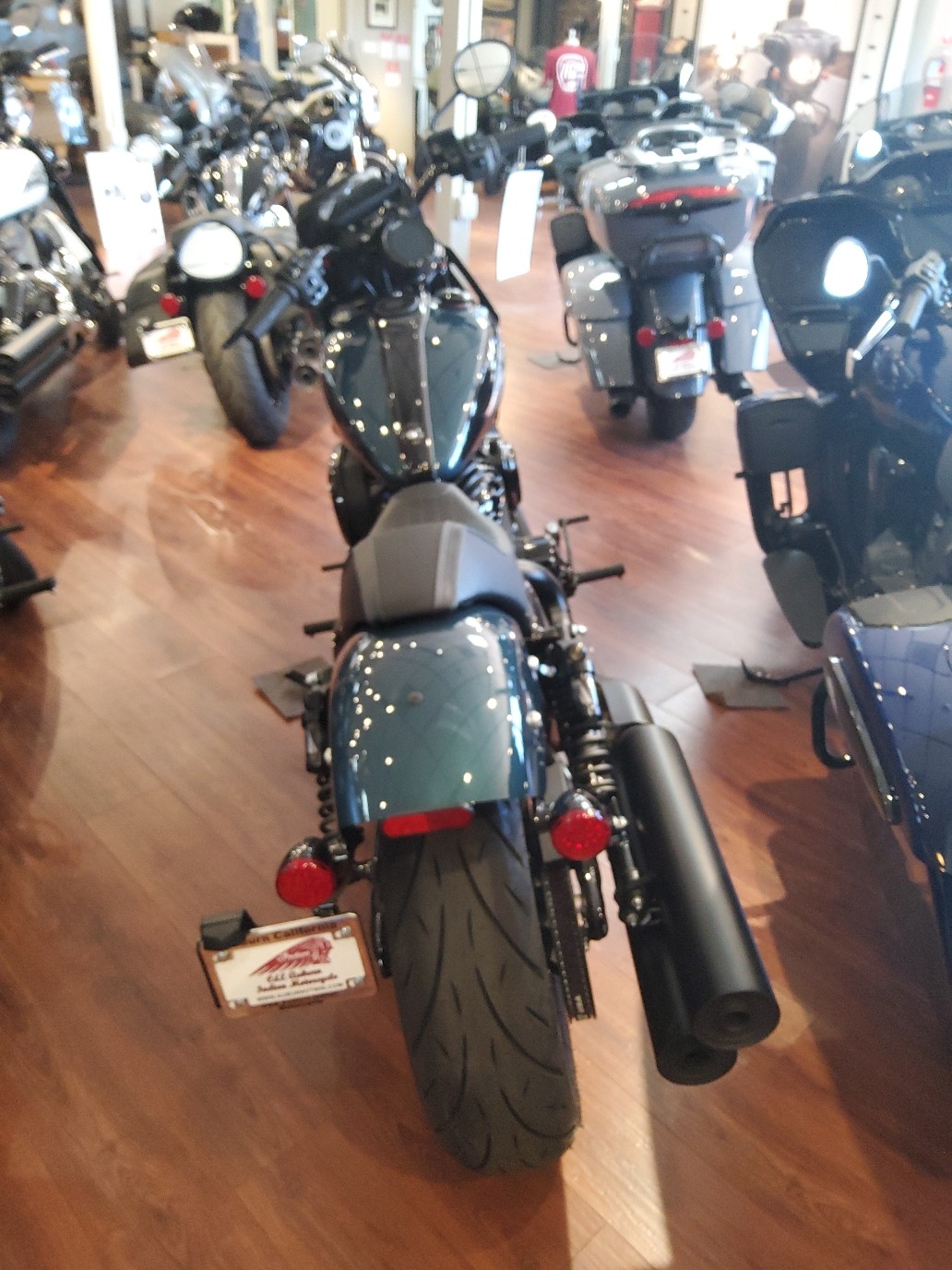2025 Indian Motorcycle SPORT CHIEF, CASCADE GREEN METALLIC, 50S Base - Photo 2