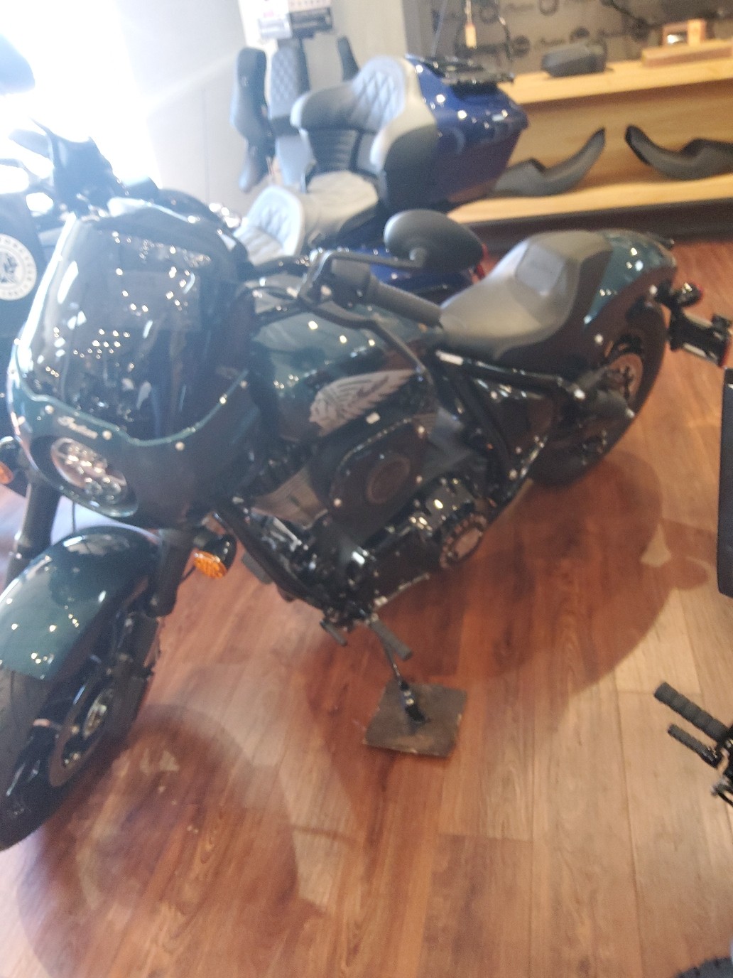 2025 Indian Motorcycle SPORT CHIEF, CASCADE GREEN METALLIC, 50S Base - Photo 3