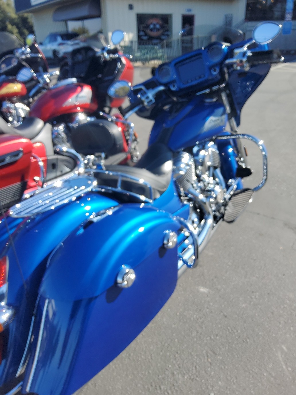 2018 Indian Motorcycle CHIEFTAIN LIMITED, BRILLIANT BLUE, CAL Limited - Photo 4