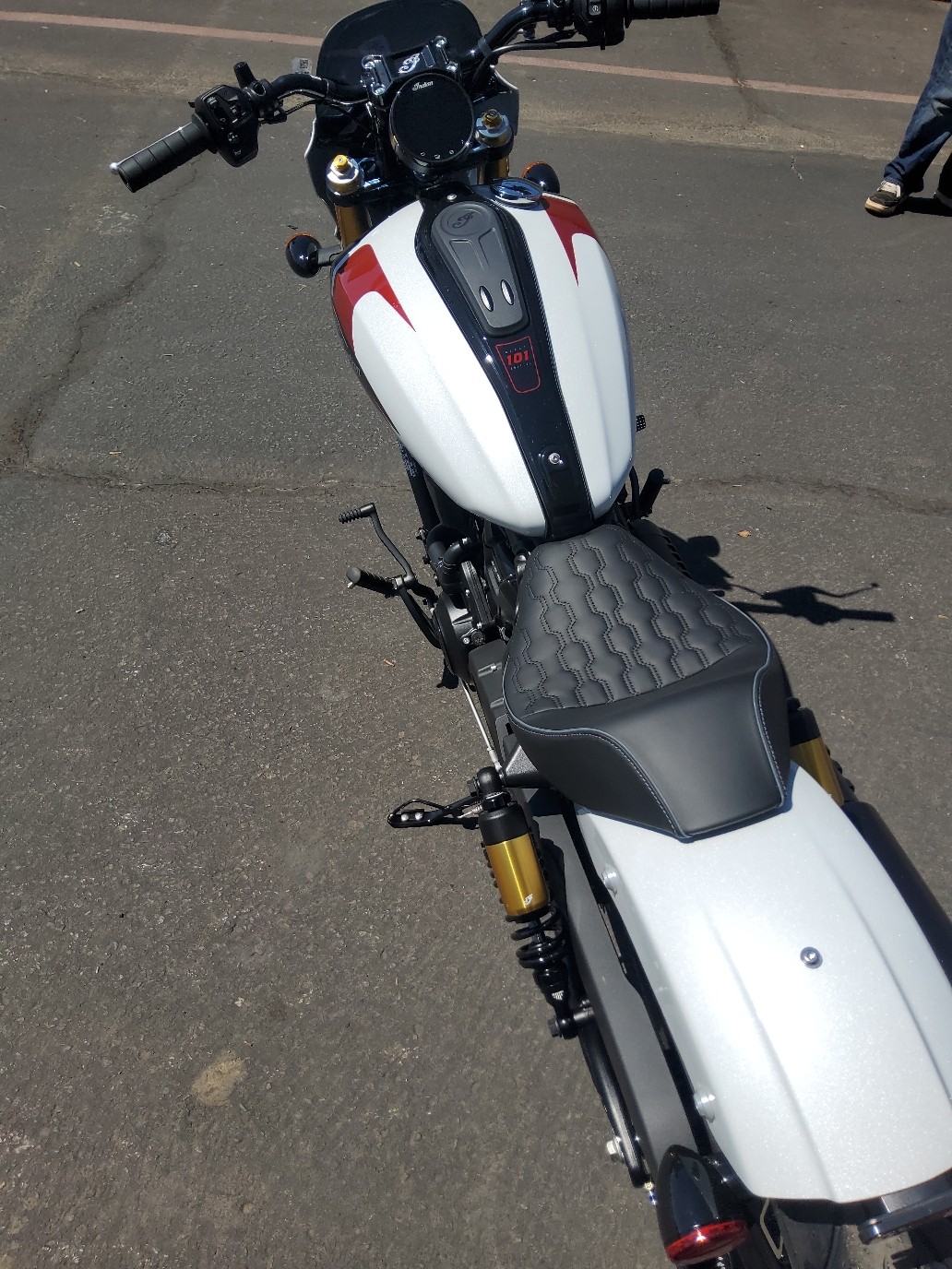 2025 Indian Motorcycle 101 SCOUT, WHITE MTLC W/GRFX, TEC 50ST Base - Photo 3
