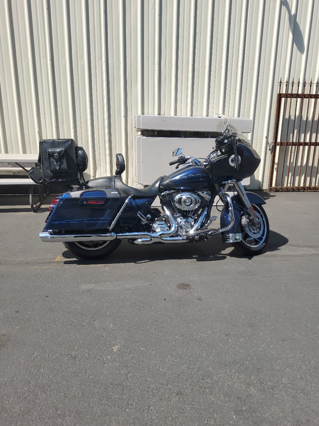 2013 Harley-Davidson® FLTRX Road Glide® Custom - Color Option - Photo 3