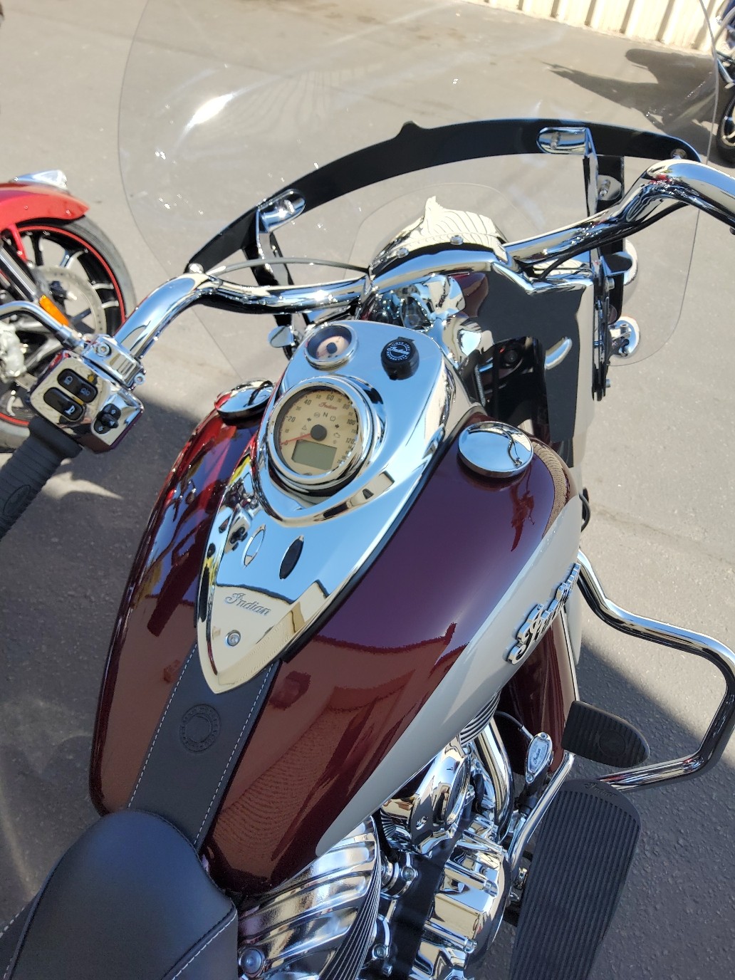 2025 Indian Motorcycle SPRINGFIELD, MROON MTLC/SLVR QRTZ MTLC, 50S Base - Photo 3