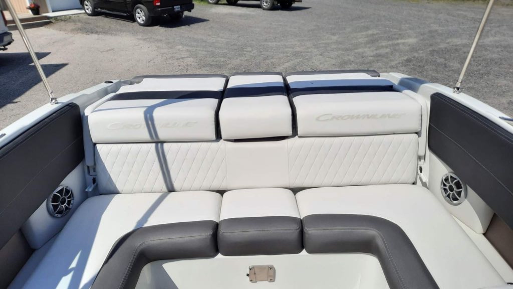 2023 Crownline 240 SS - Photo 8