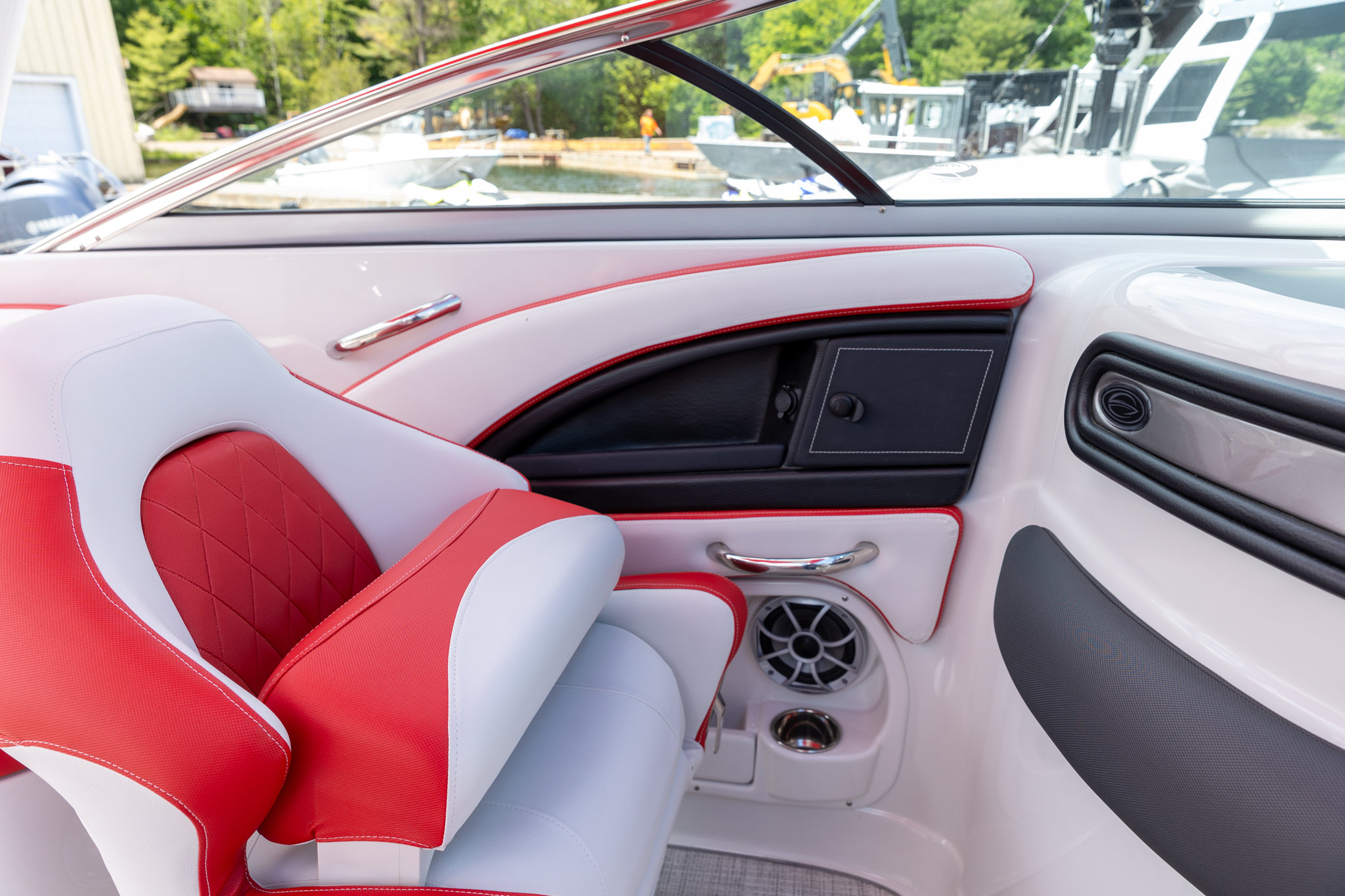 2024 Crownline 250 XSS - Photo 9