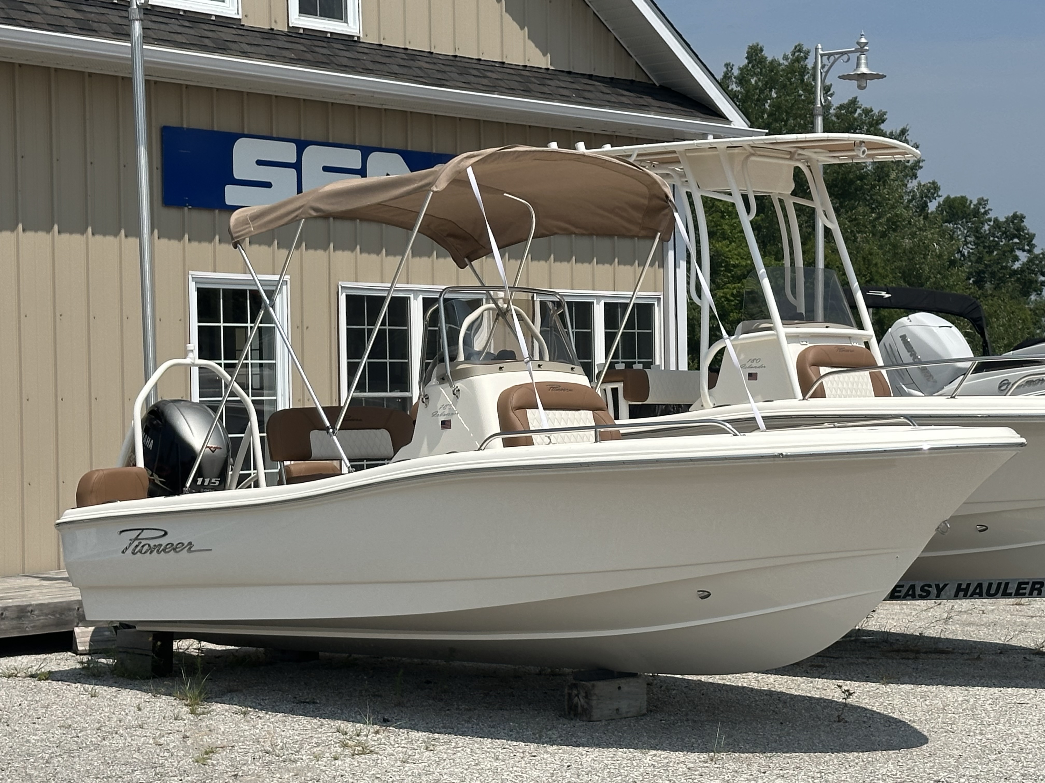 2024 Pioneer Boats 180 Islander