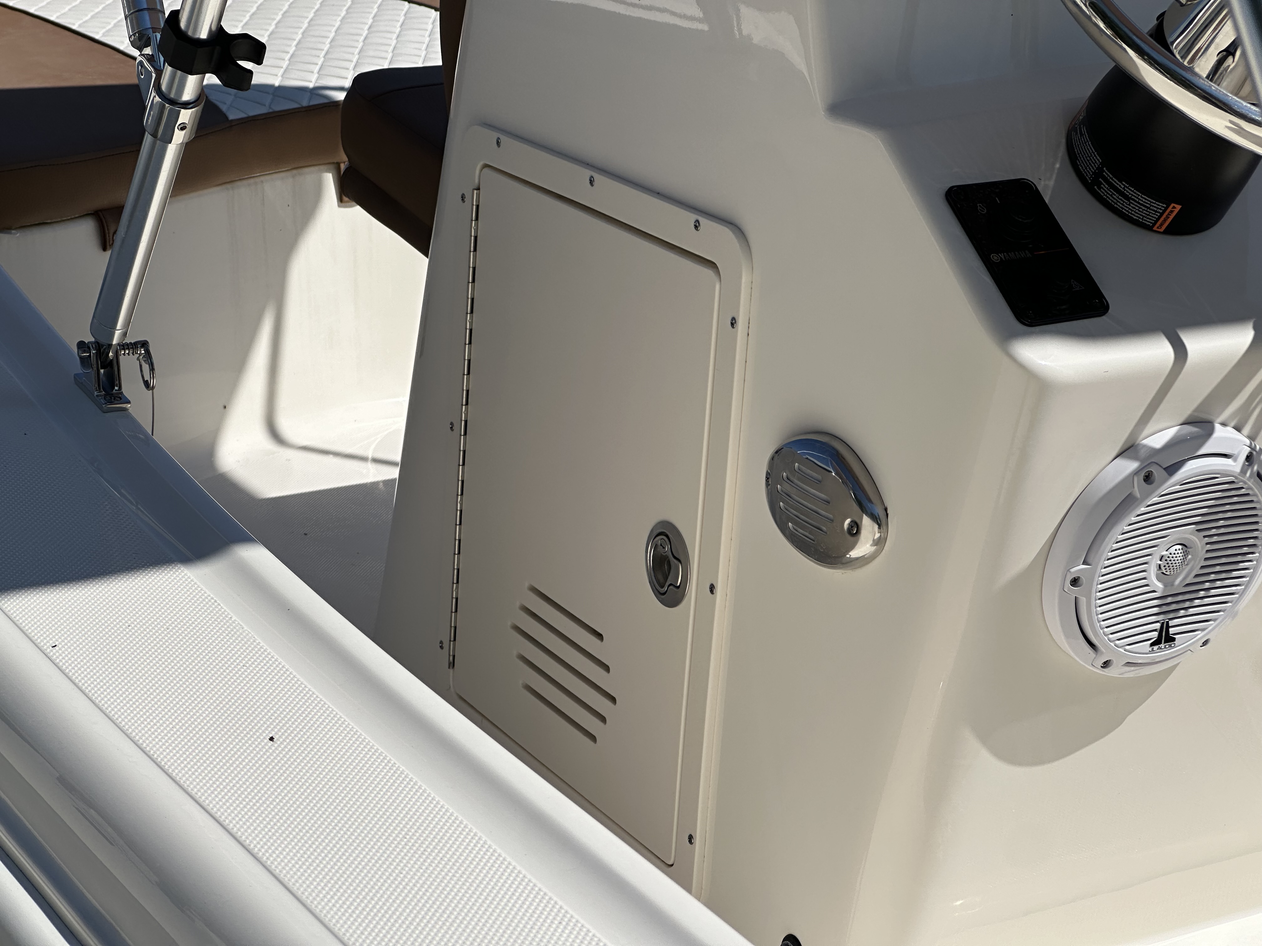 2024 Pioneer Boats 180 Islander - Photo 11