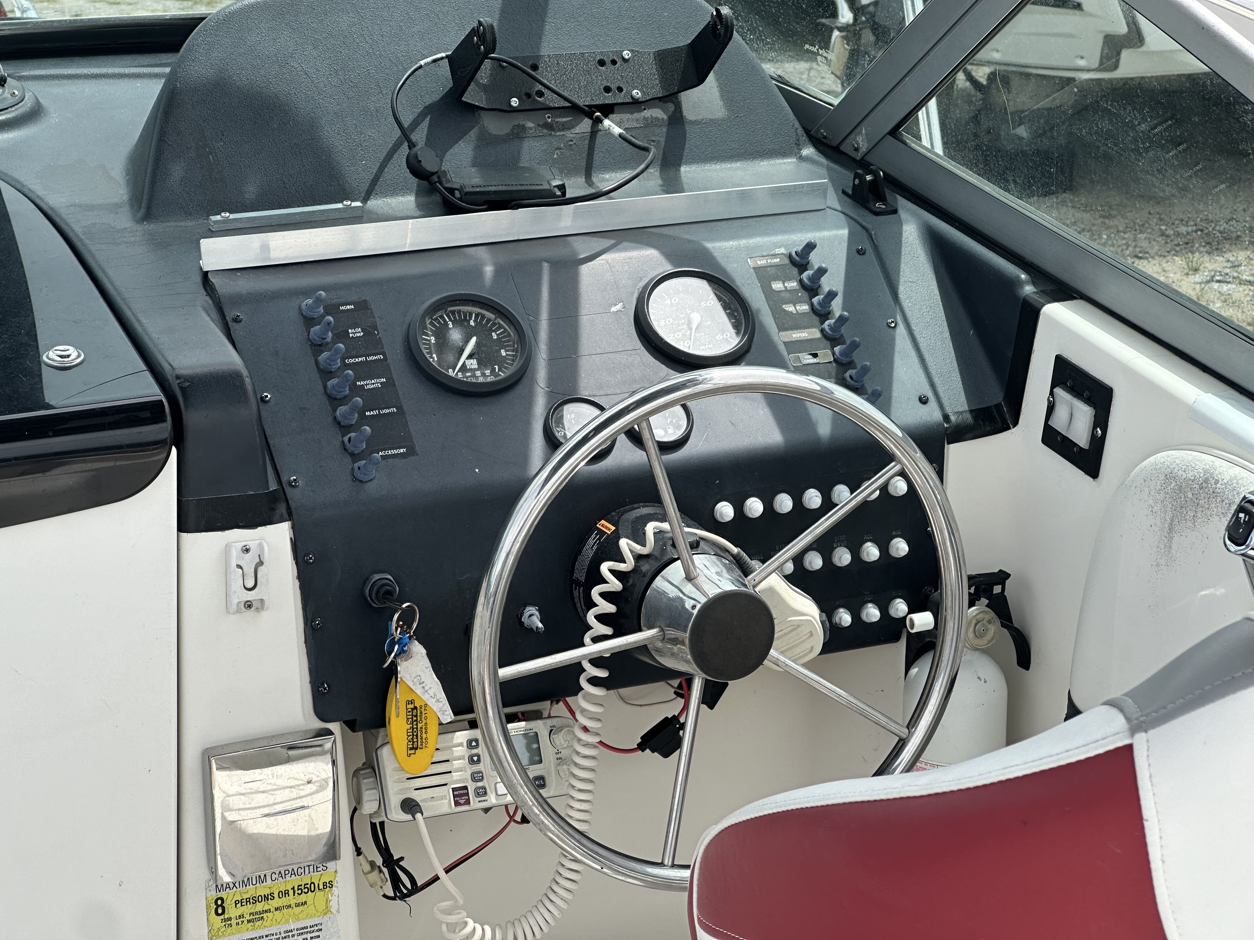 2000 Trophy Marine Walkaround 2052 DX/LX - Photo 9