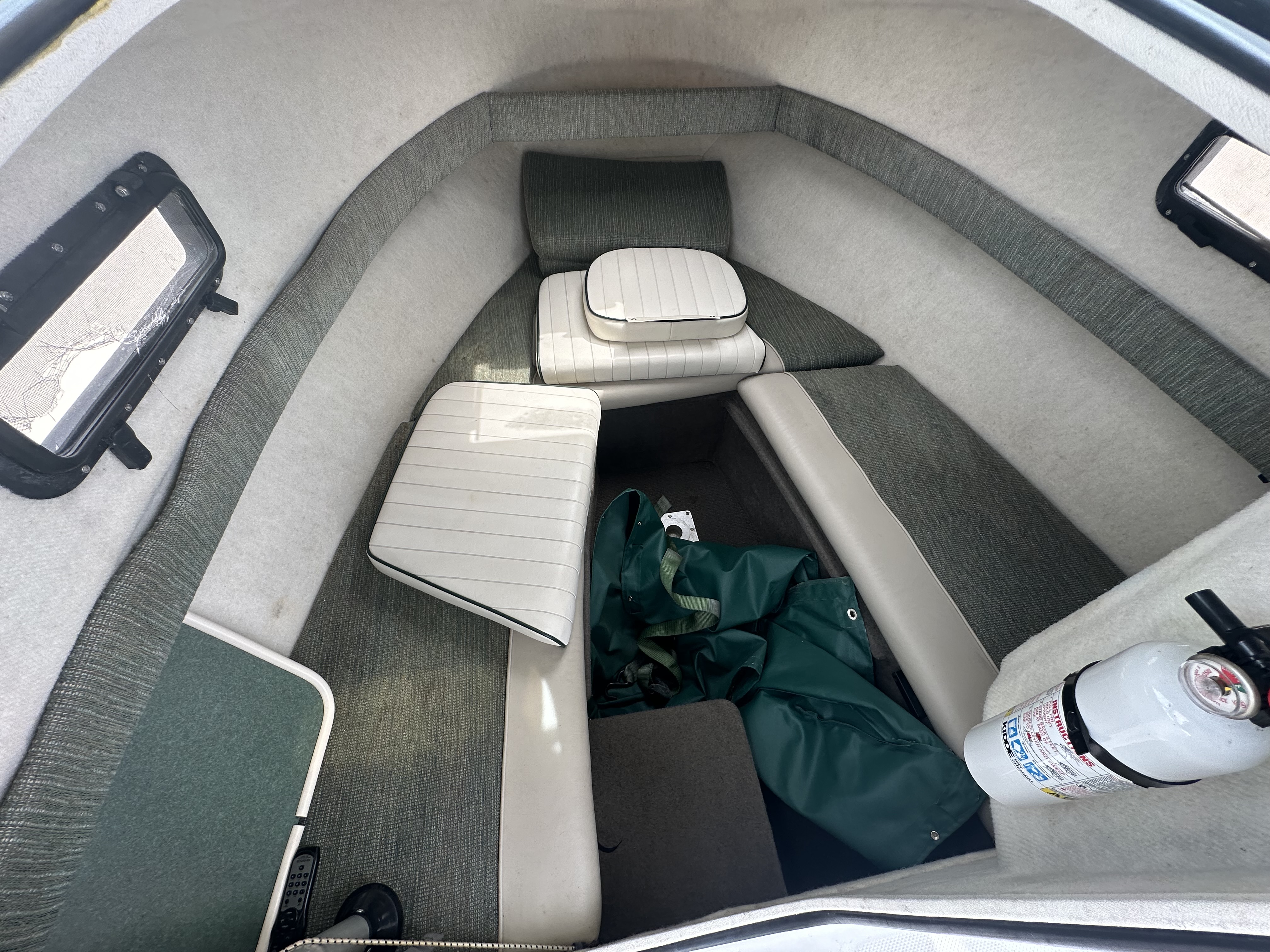 2000 Trophy Marine Walkaround 2052 DX/LX - Photo 14