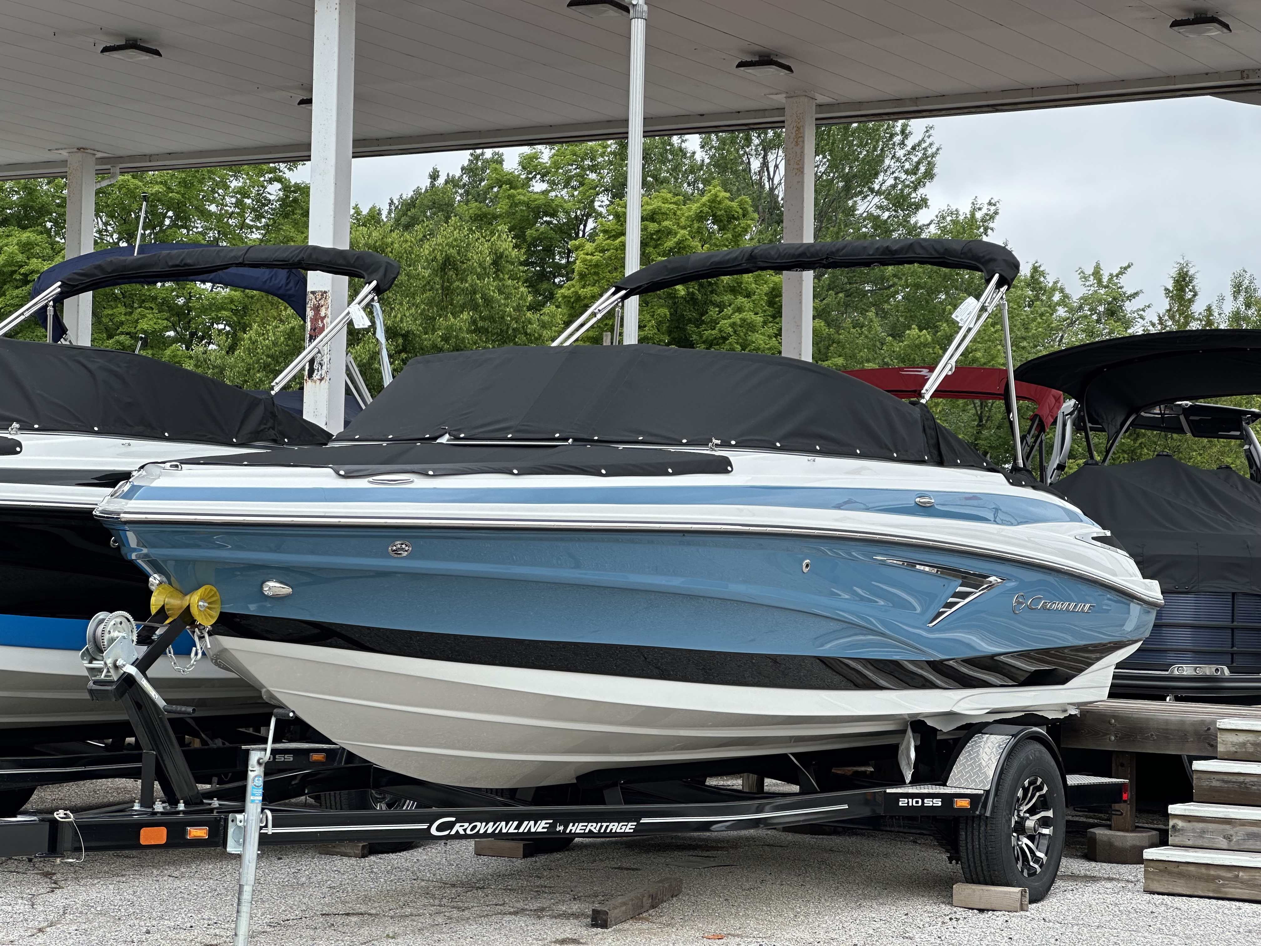 2025 Crownline 200 SS - Photo 2