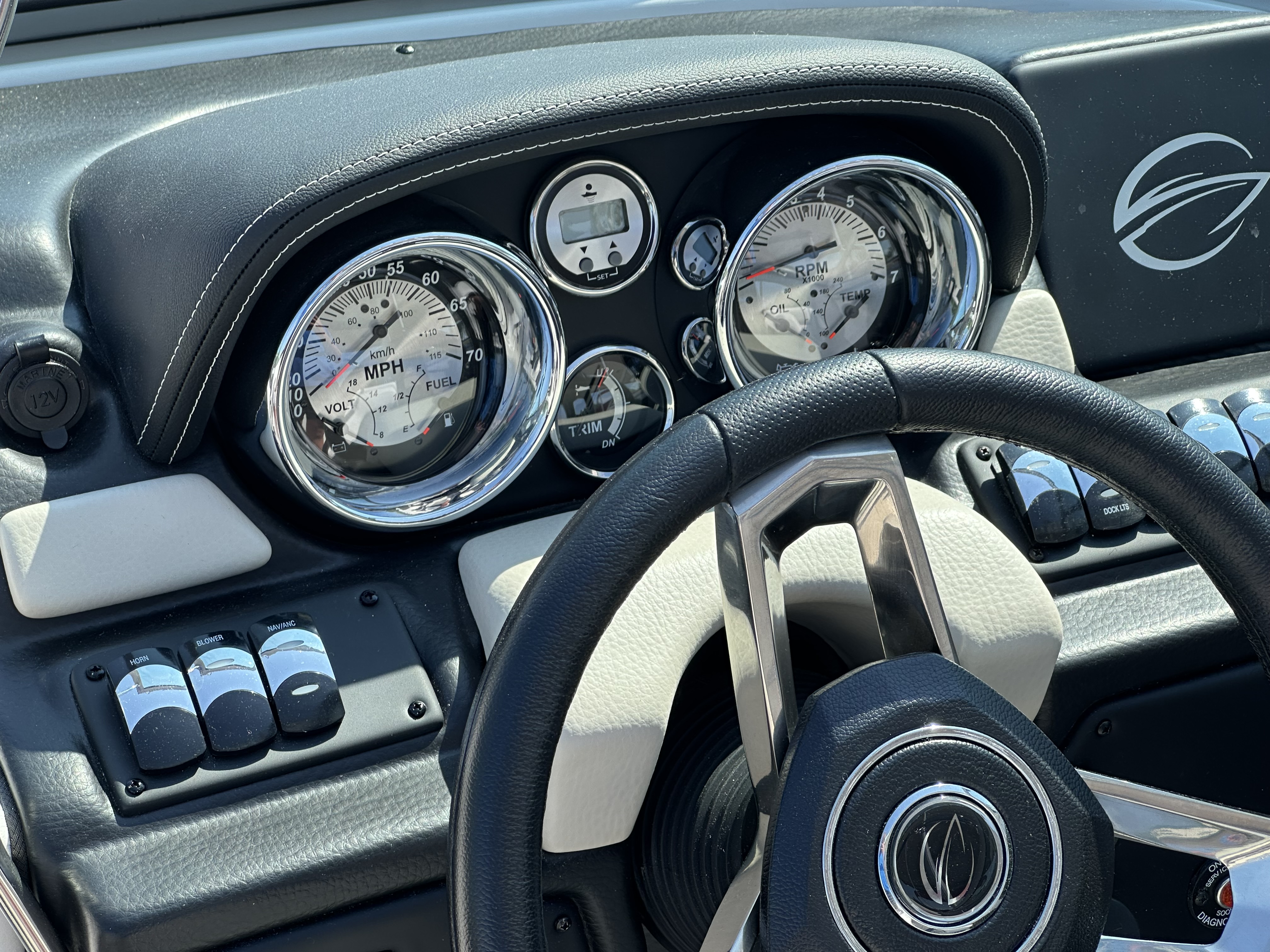 2025 Crownline 200 SS - Photo 8
