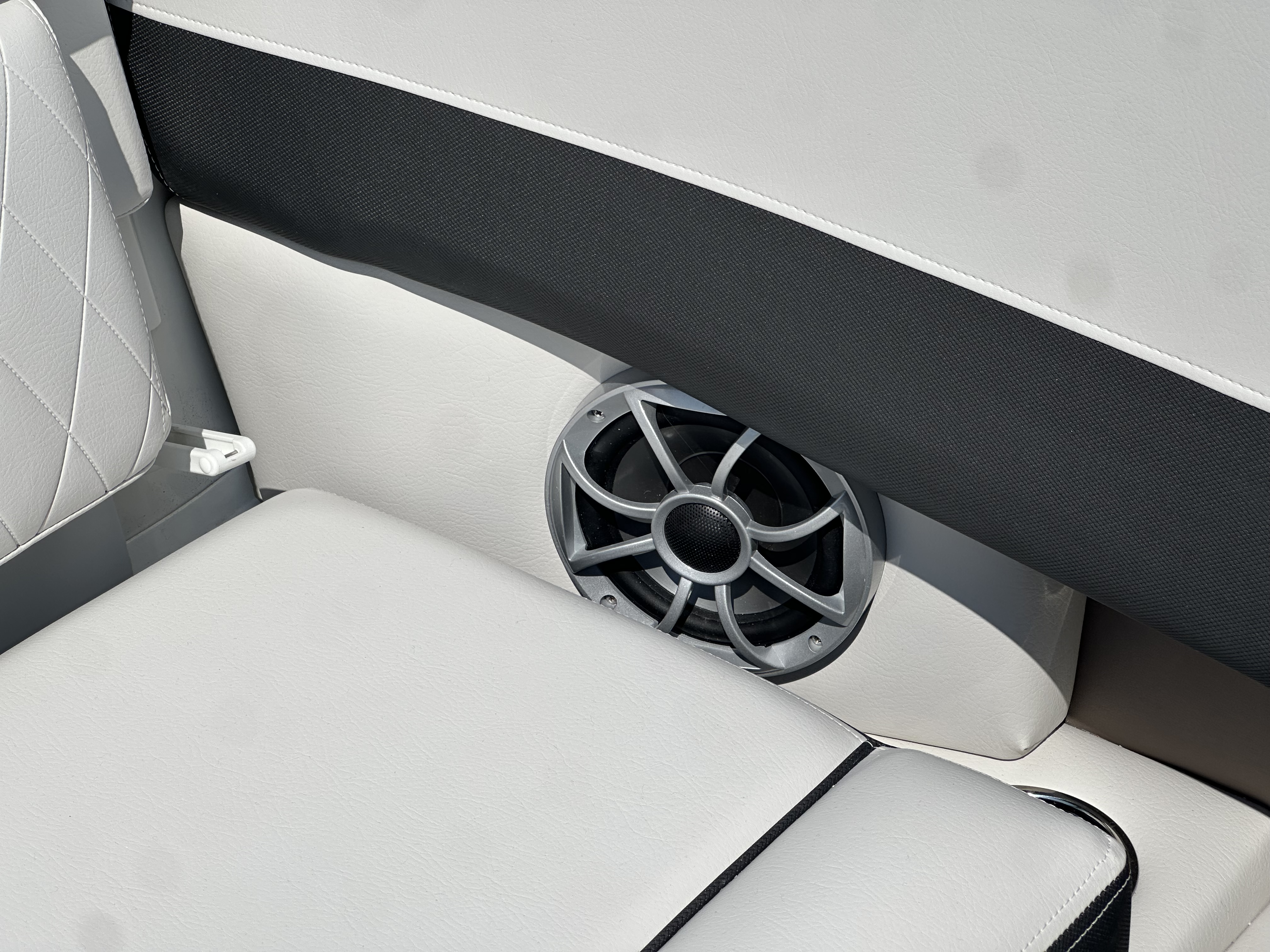2025 Crownline 200 SS - Photo 4