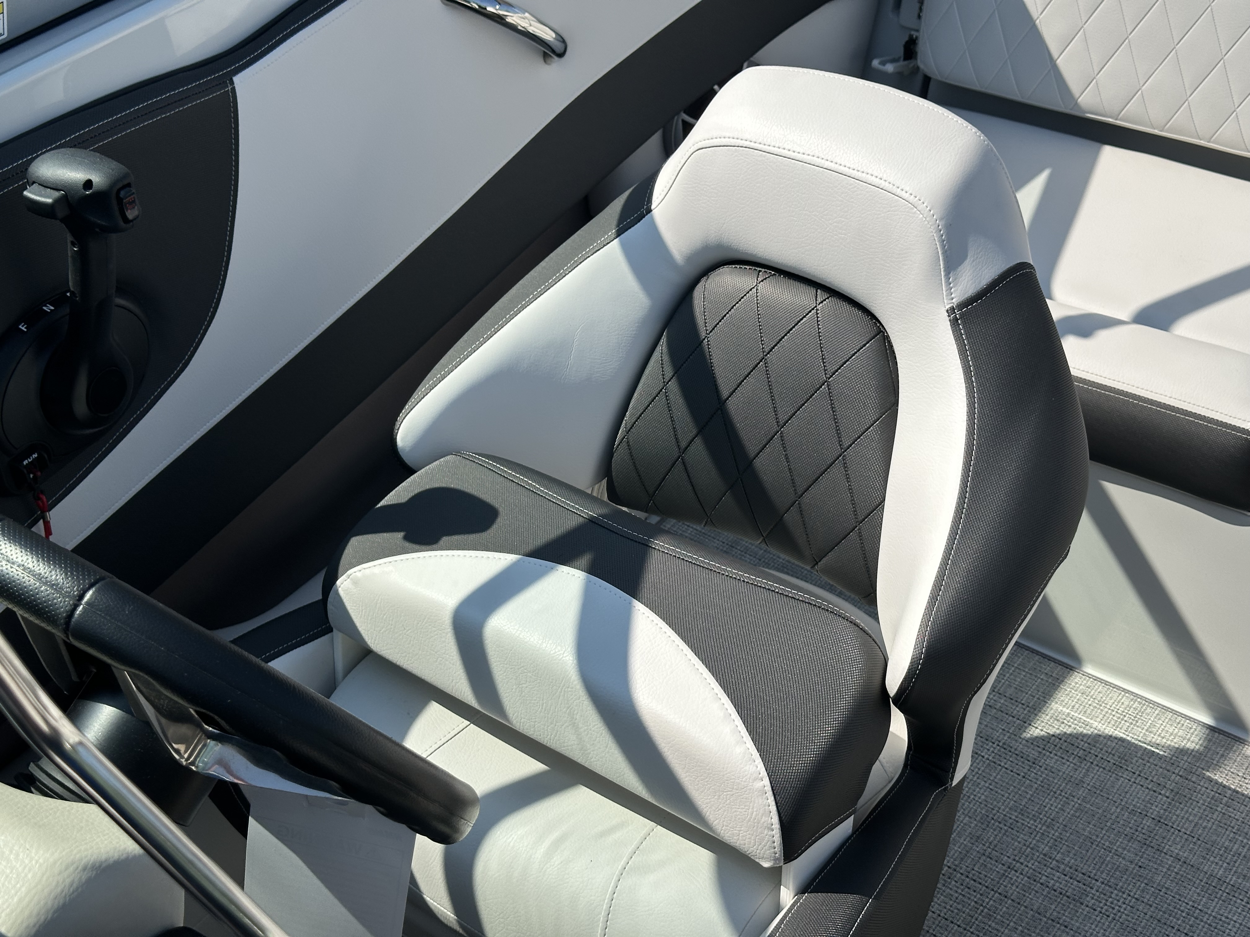 2025 Crownline 200 SS - Photo 12
