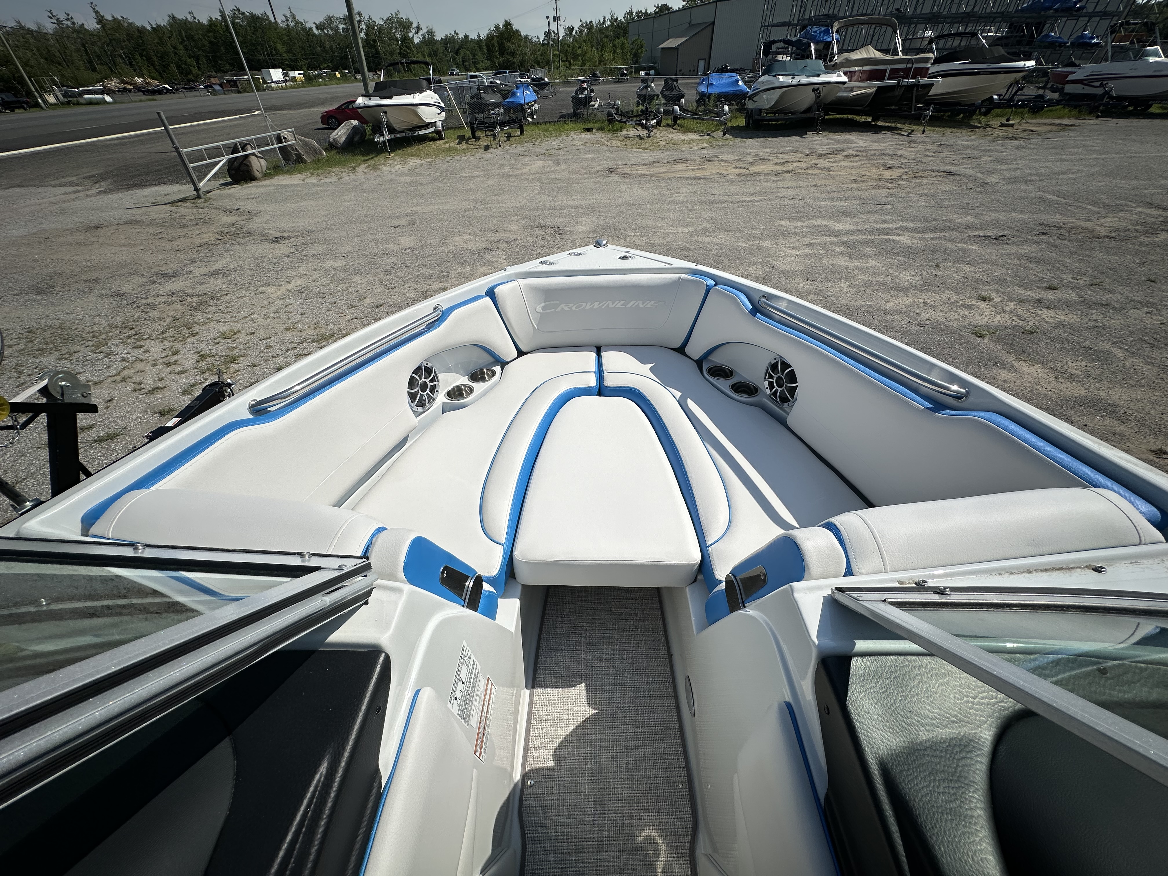 2025 Crownline 210 SS - Photo 10