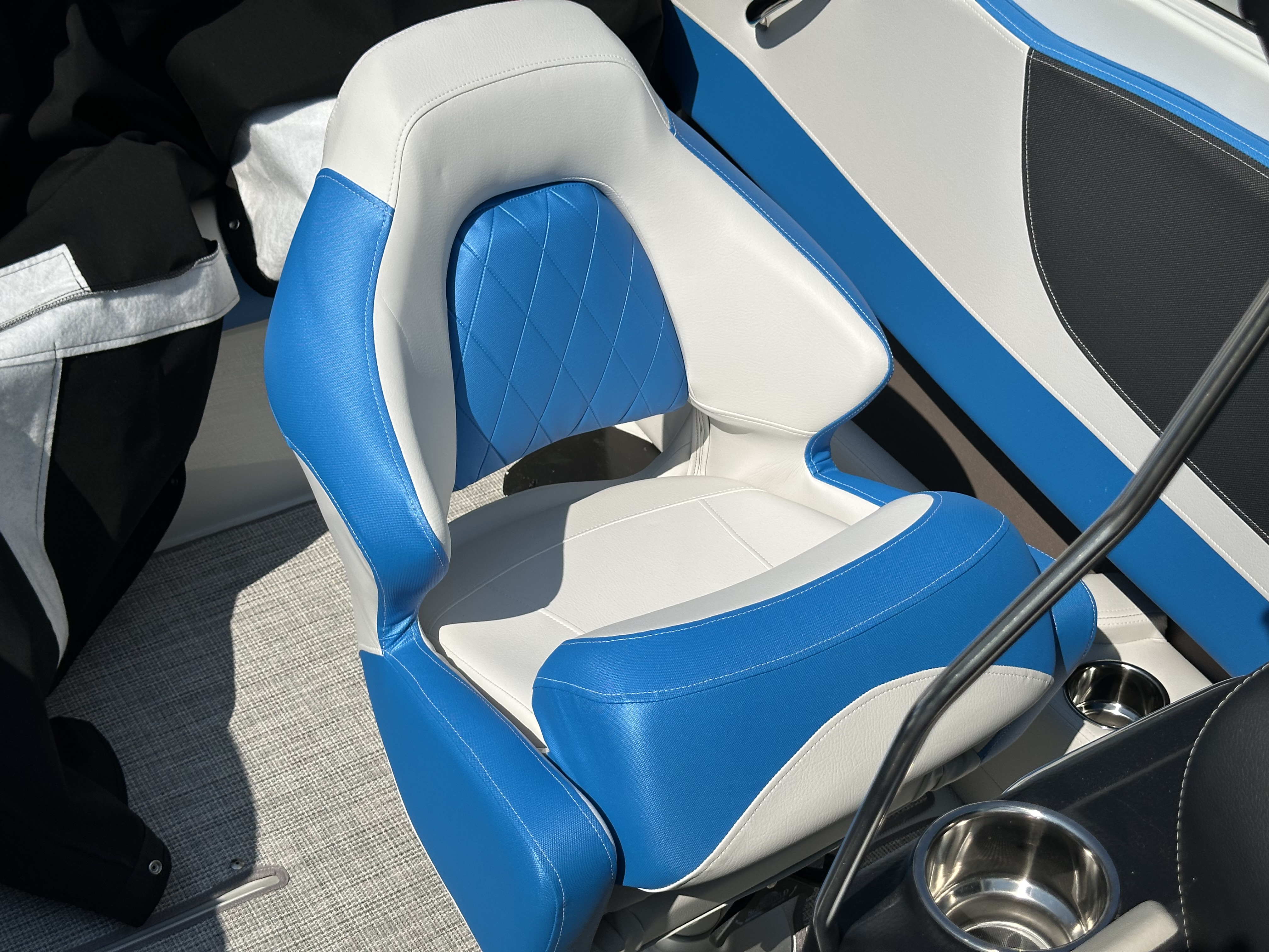 2025 Crownline 210 SS - Photo 7