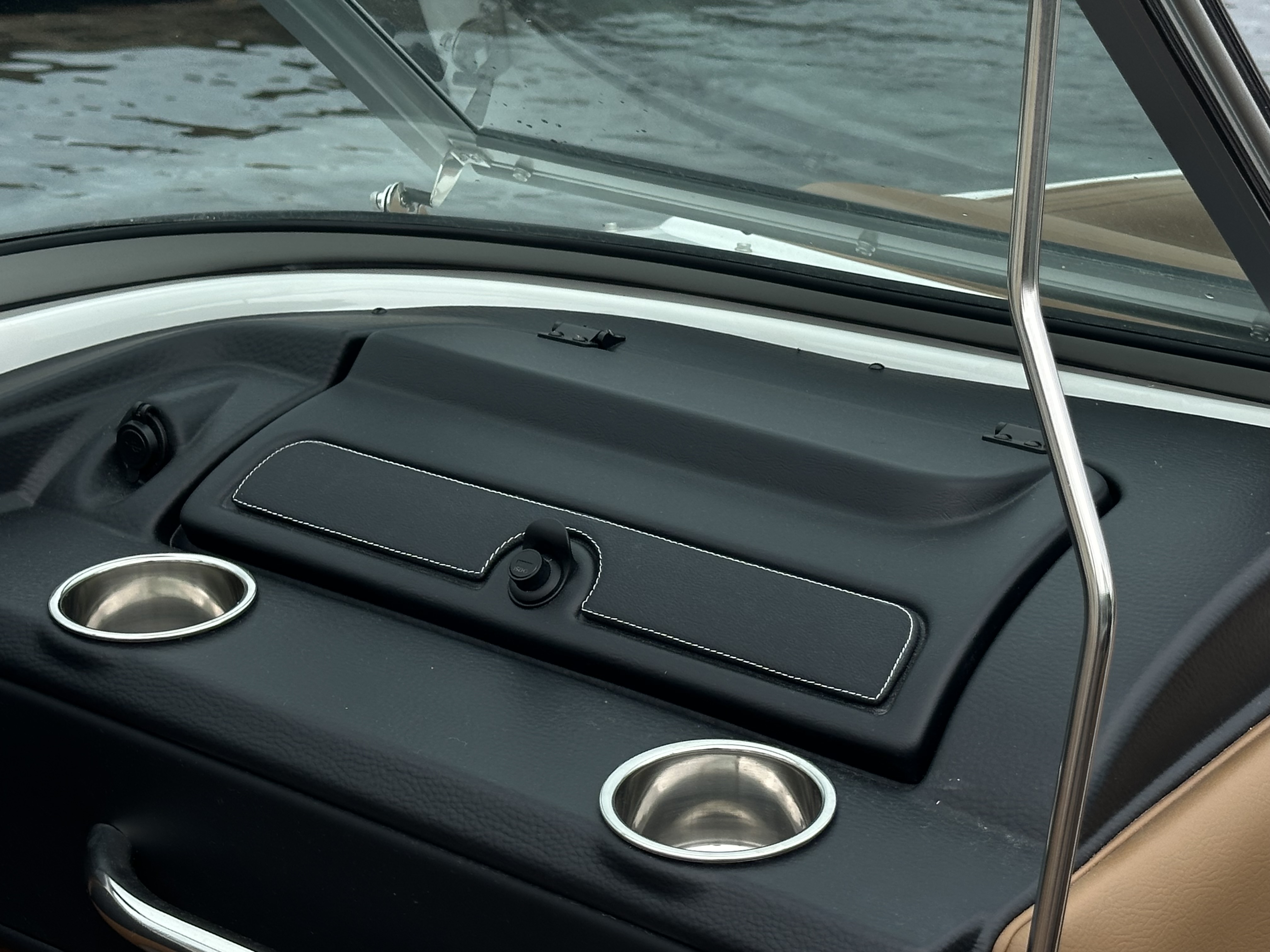 2025 Crownline 240 SS - Photo 16