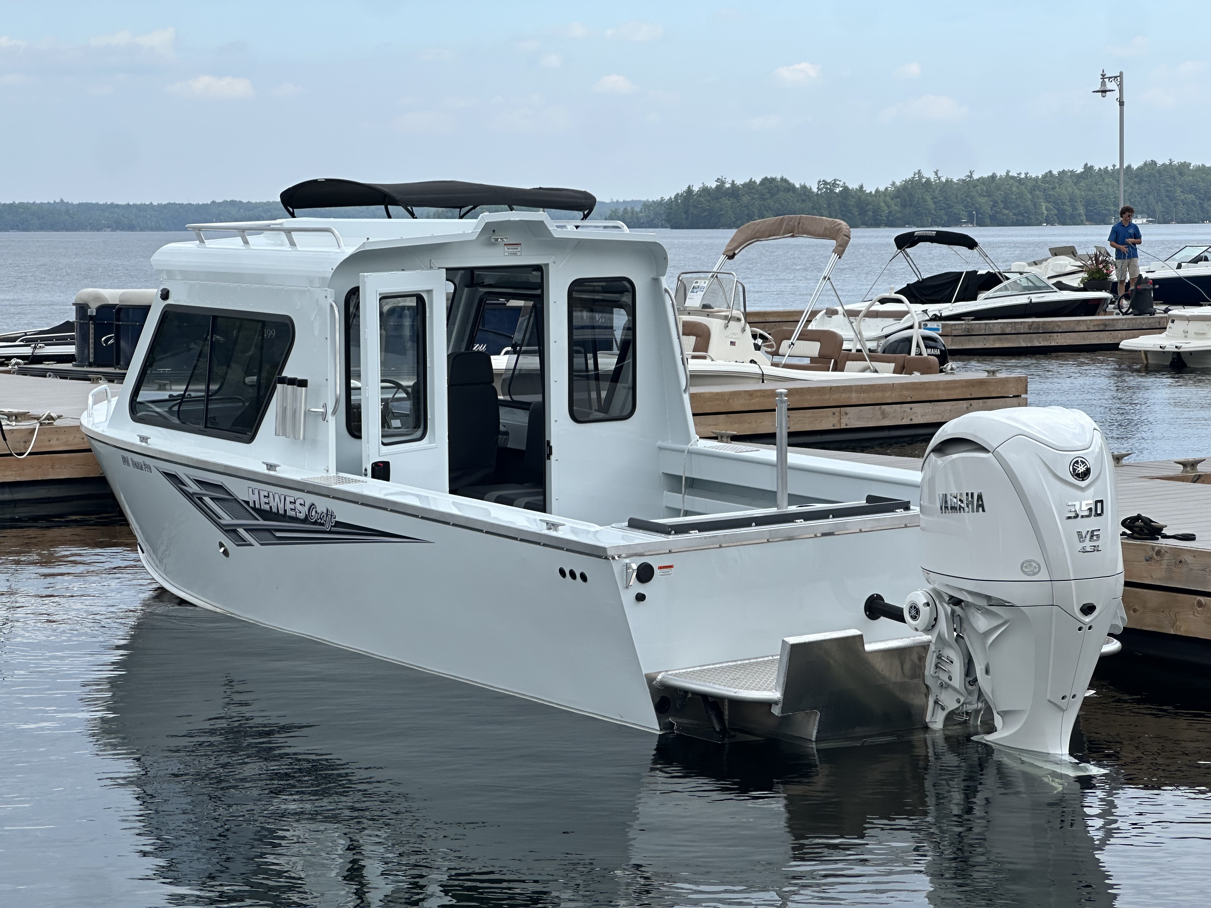 2025 Hewes Craft 240 Ocean Pro