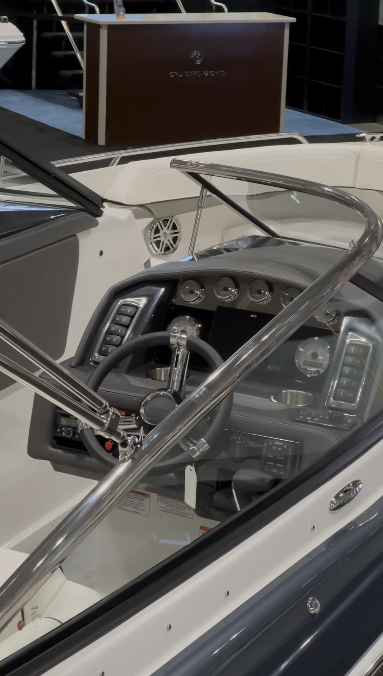 2025 Formula Bowrider 270 BR - Photo 14