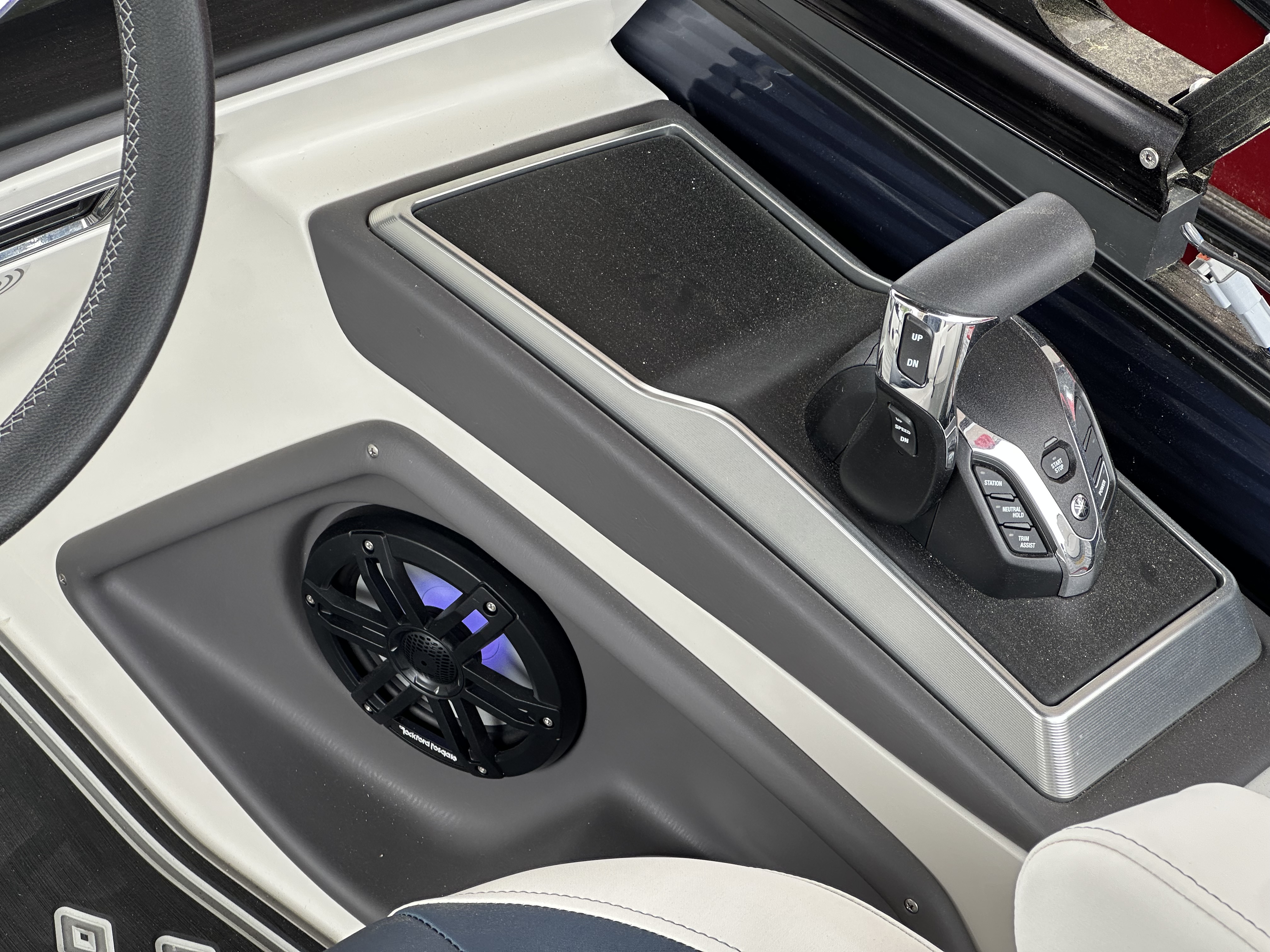 2025 Bennington R Series 23 RCW - Photo 17