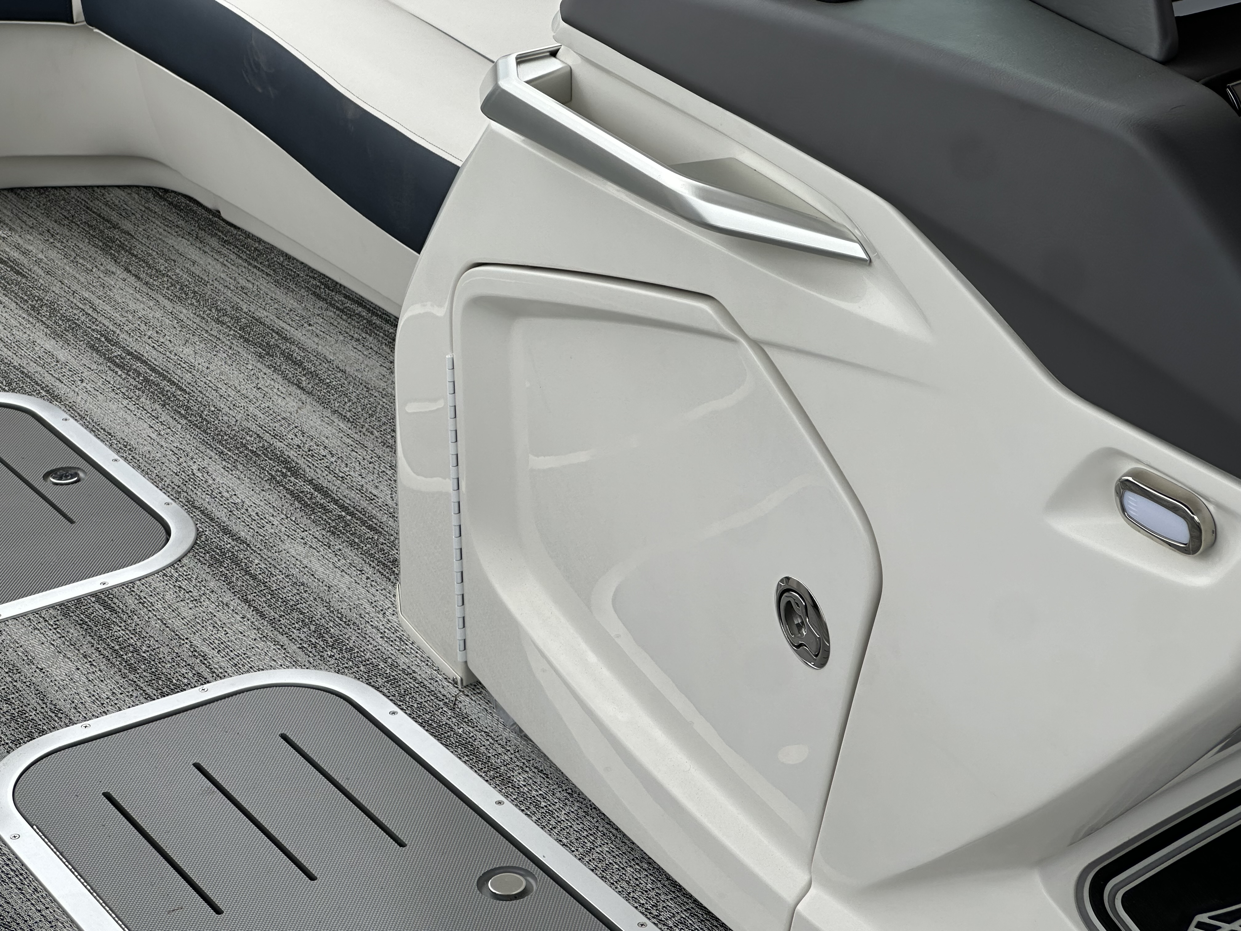 2025 Bennington R Series 23 RCW - Photo 13