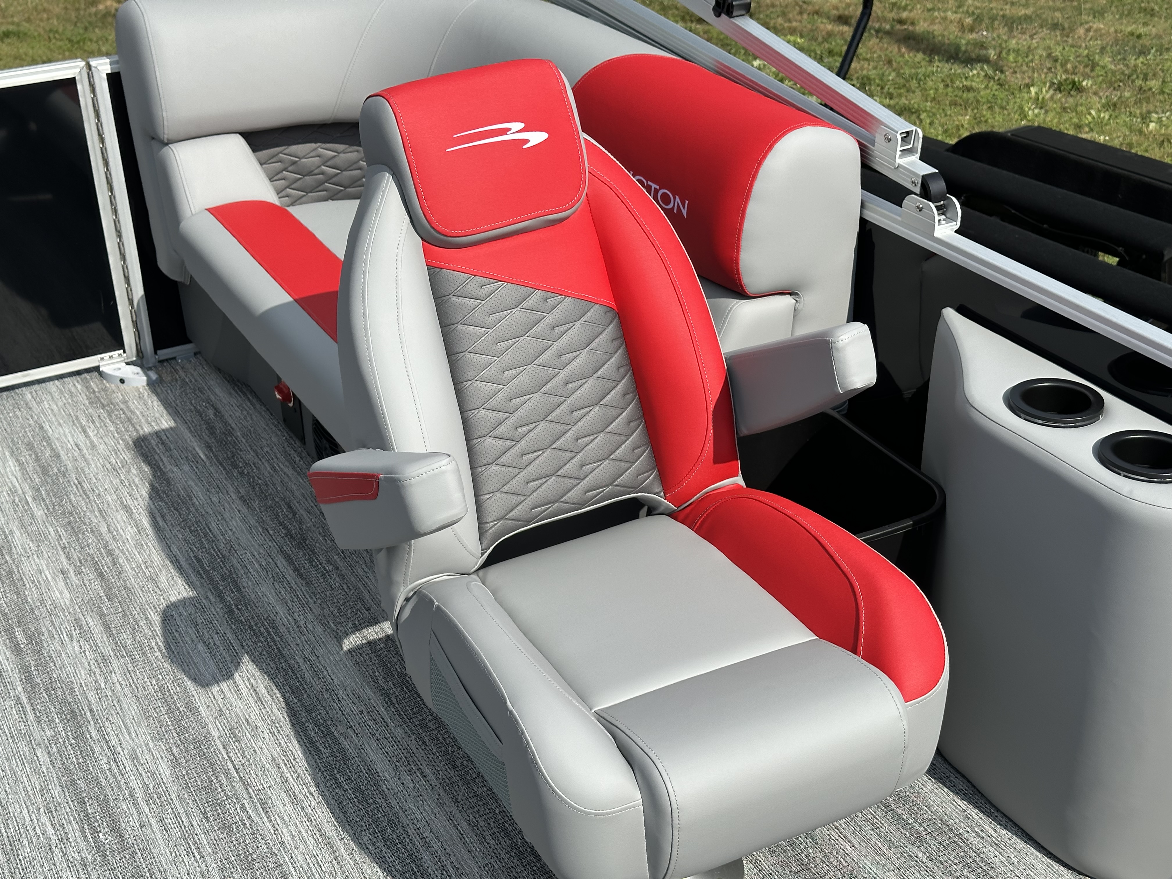 2026 Bennington S Series 20 SSR - Photo 8