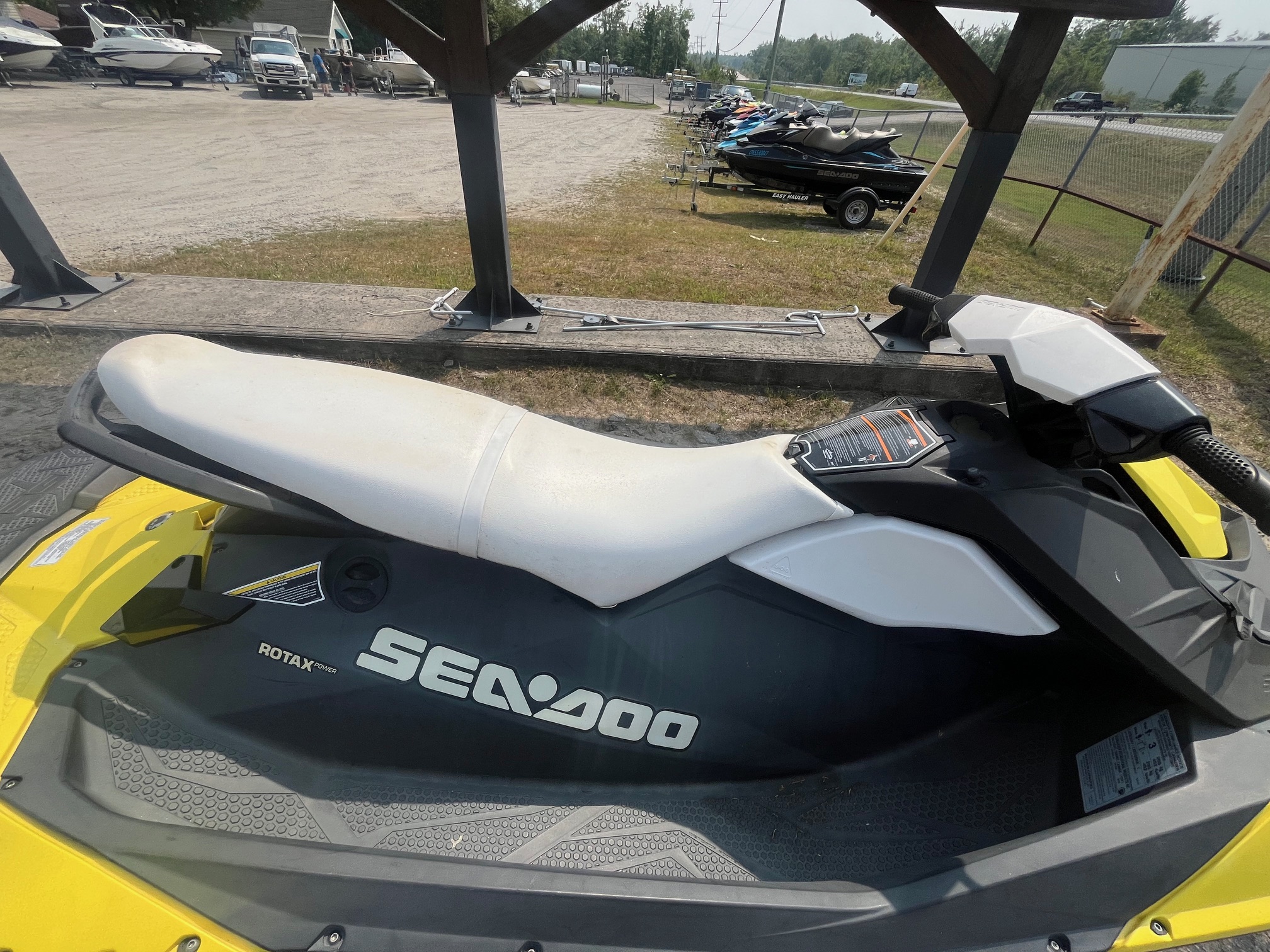 2015 Sea-Doo Spark™ 3up 900 H.O. ACE™ - Convenience Package - Photo 6