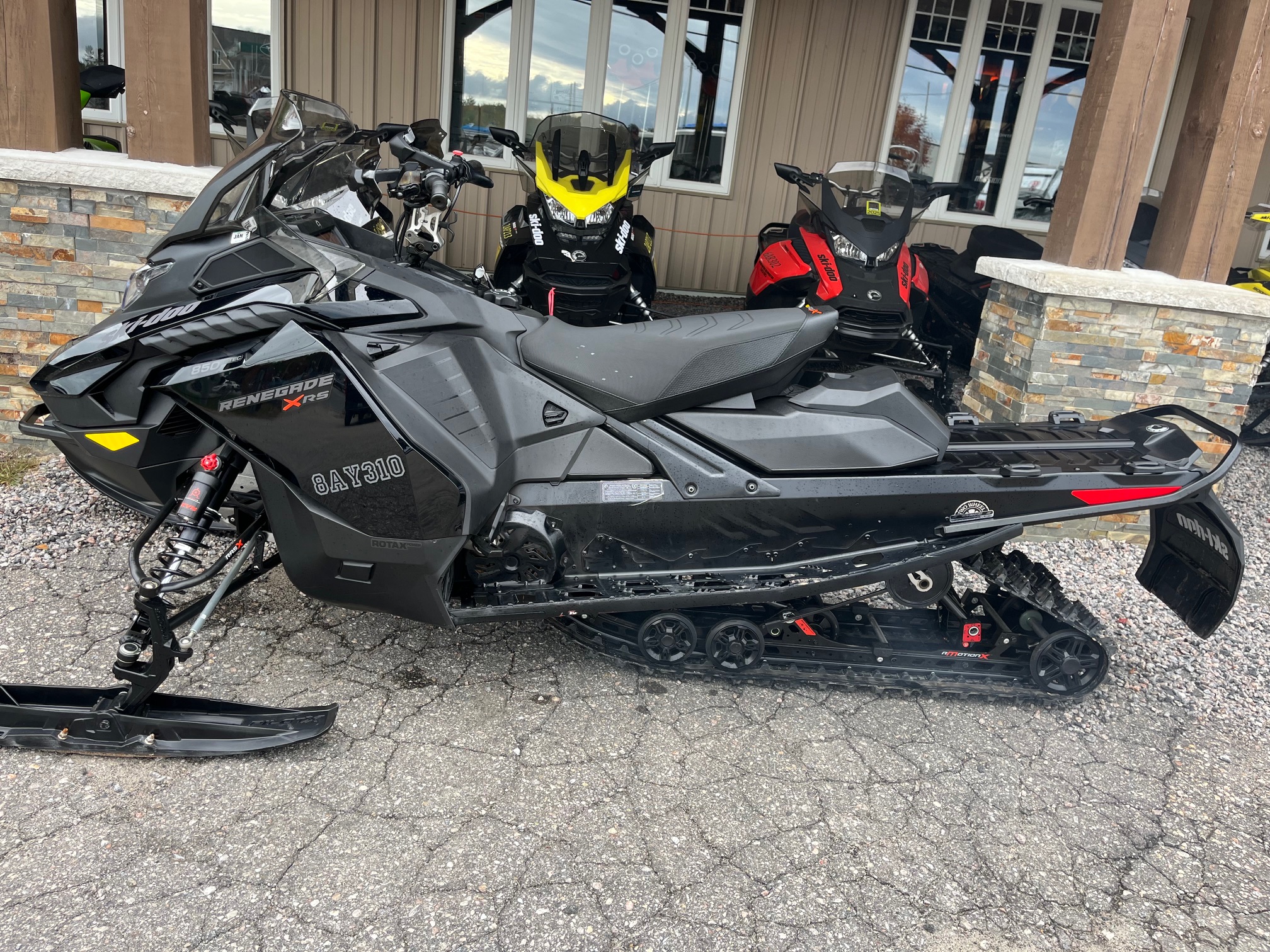 2023 Ski-Doo Renegade X-RS 850