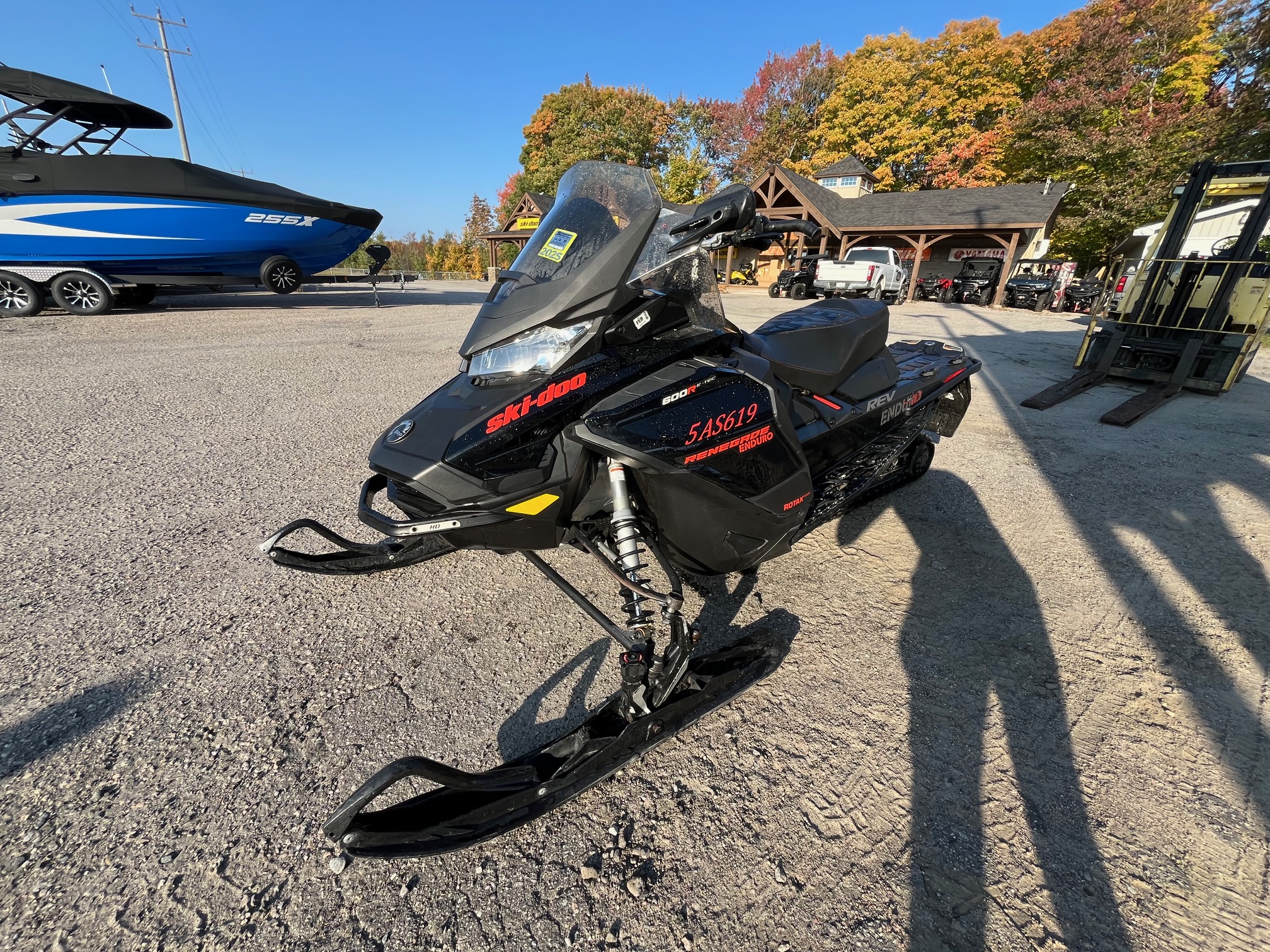 2020 Ski-Doo Renegade® Enduro™ 600R E-TEC® - Lava Red/Black - Photo 3