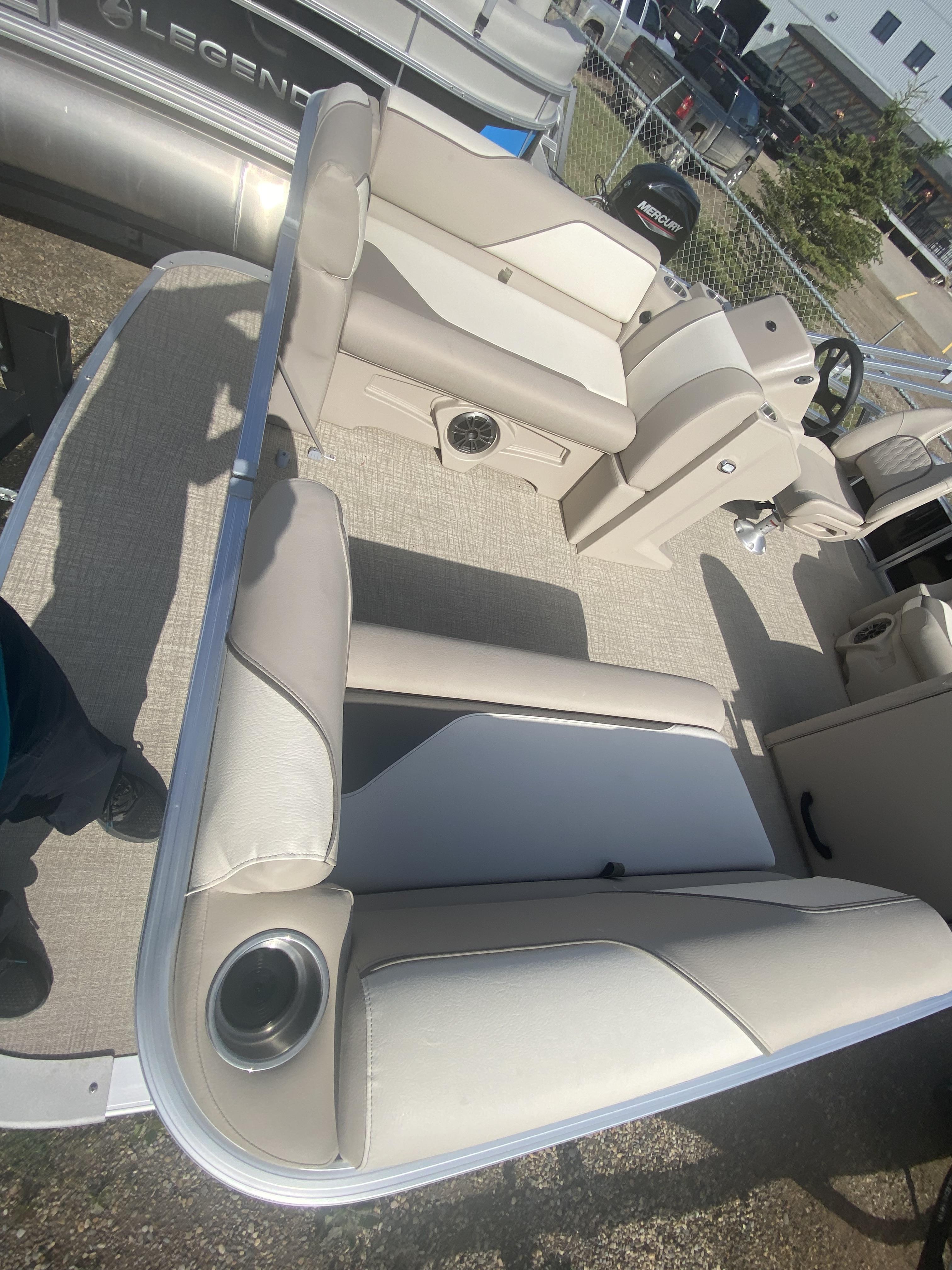 2024 Legend Boats Q Series LE 17 Cottage - Photo 8
