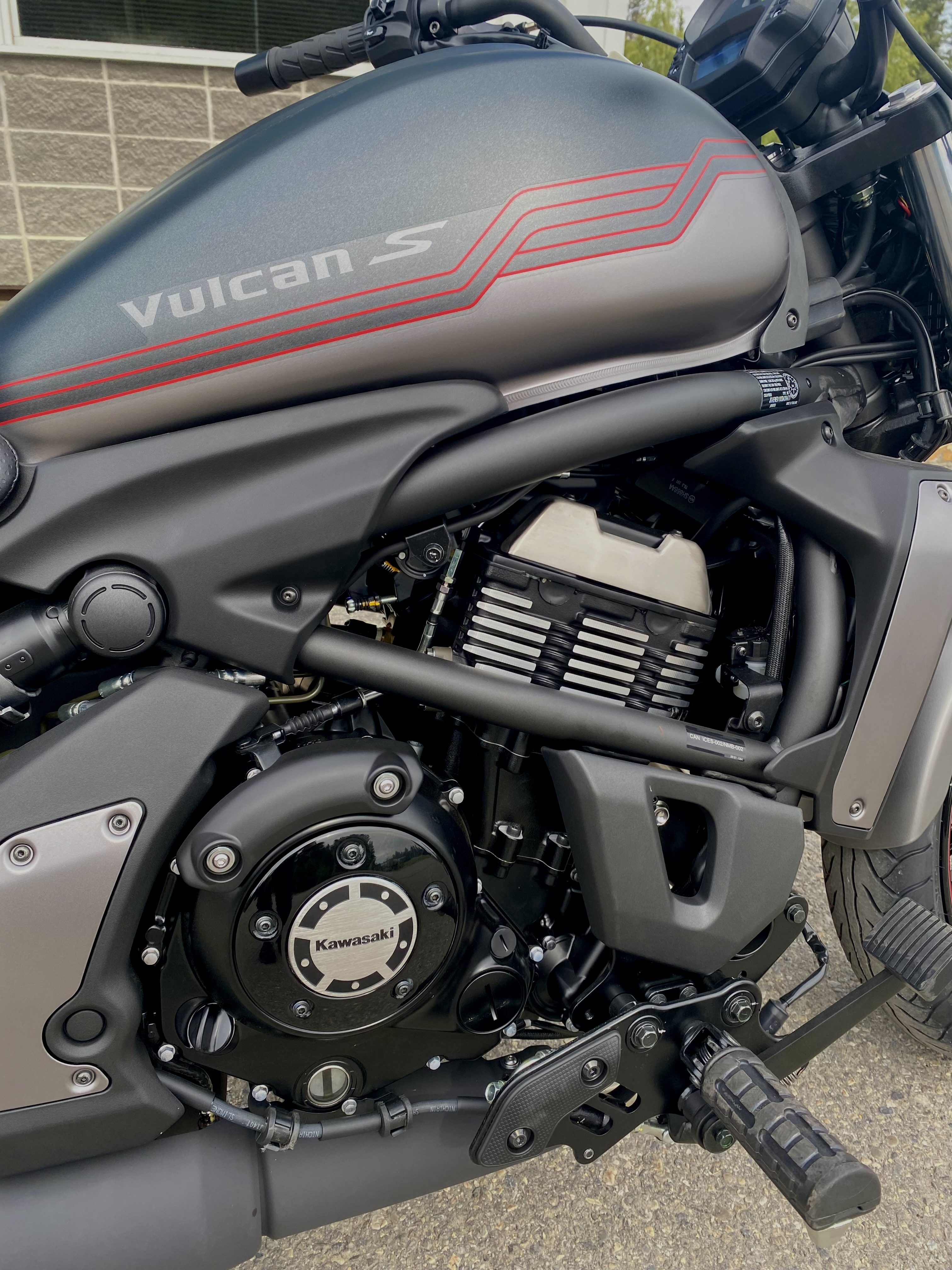 2025 Kawasaki Vulcan S Met Matte Grap Gray / Met Matte Car Gray - Photo 6