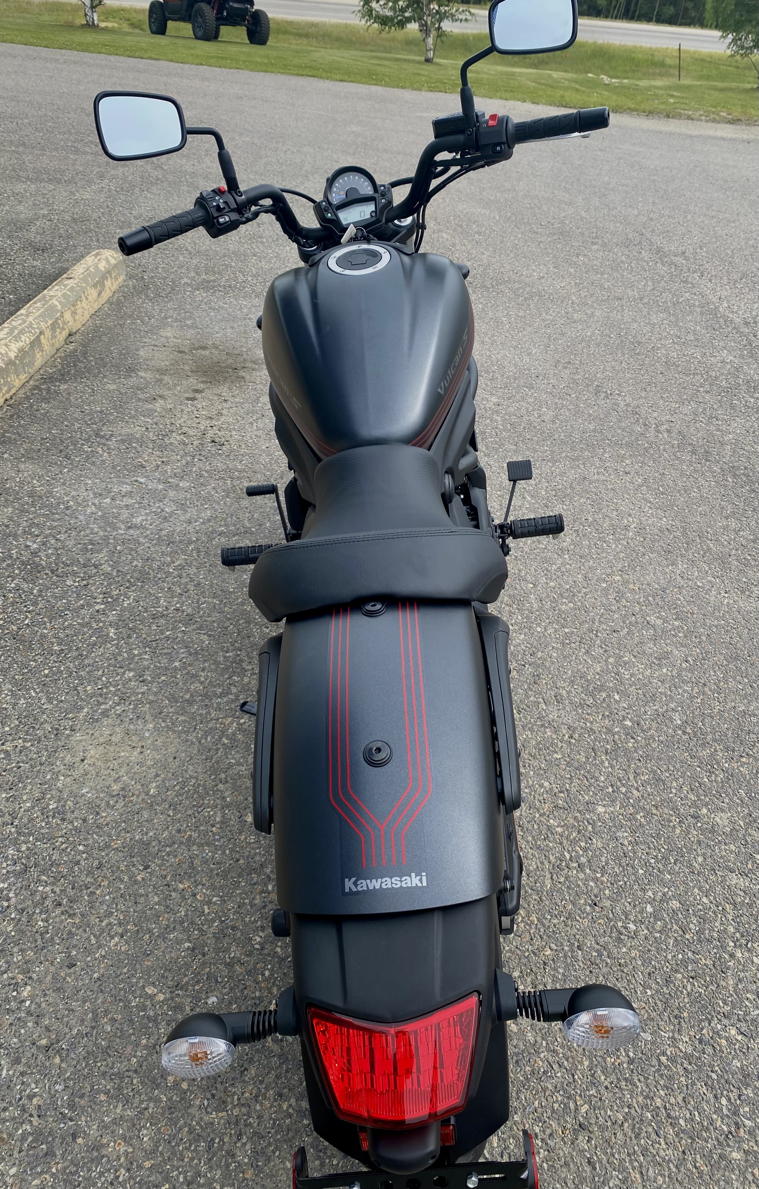 2025 Kawasaki Vulcan S Met Matte Grap Gray / Met Matte Car Gray - Photo 7